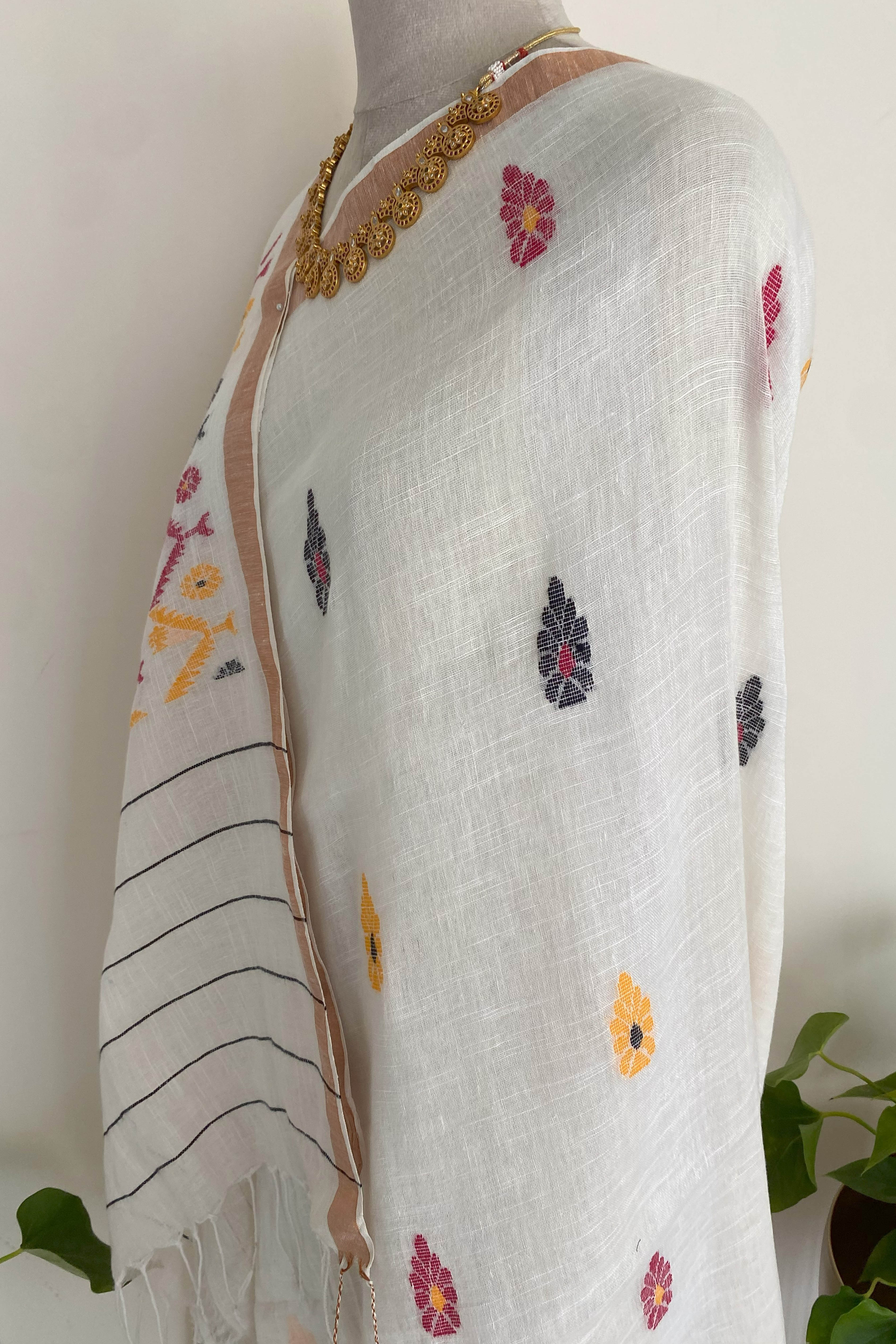 Pearl White Cotton Linen Jamdani Saree