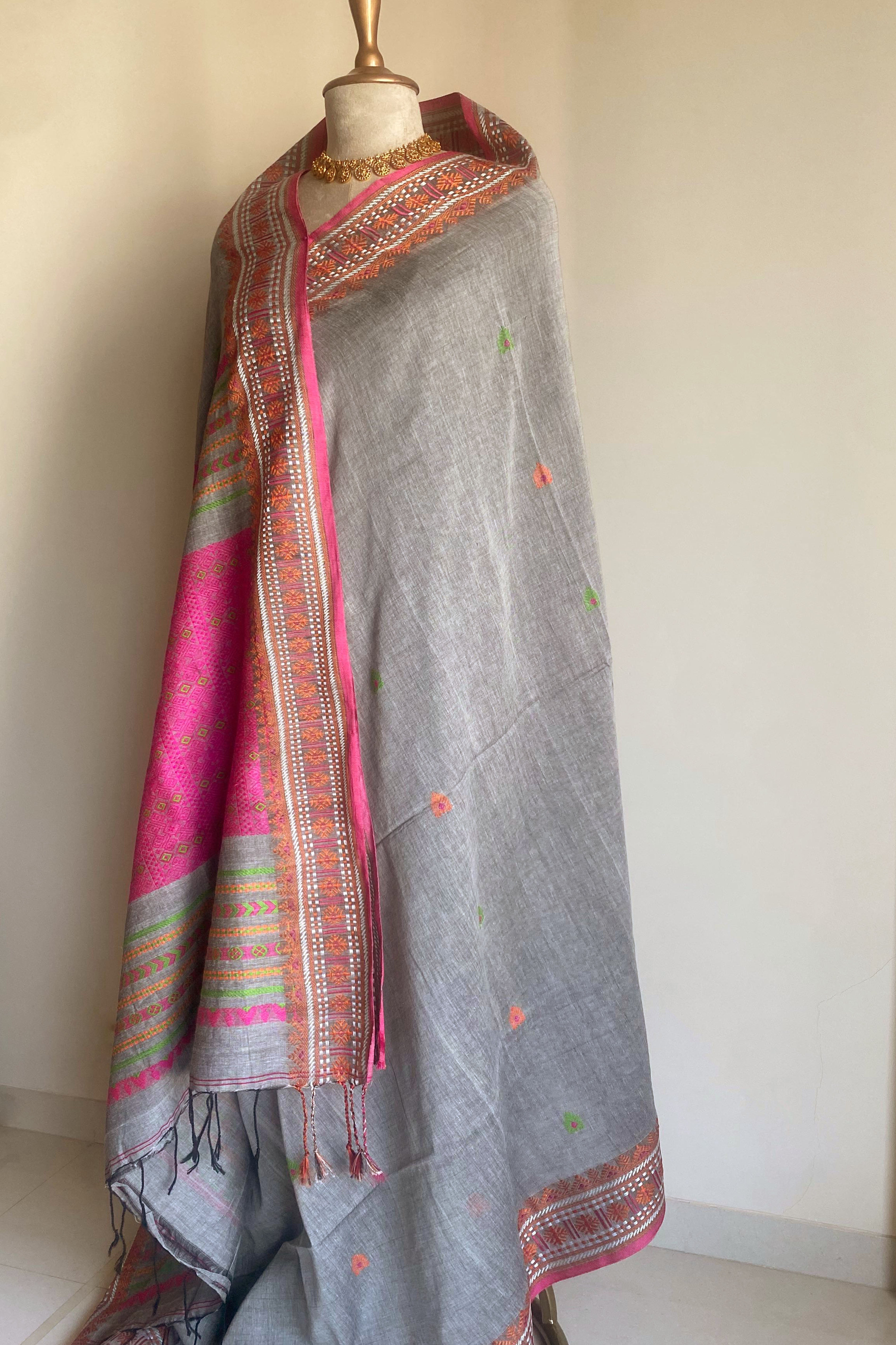 Rashmita Jamdani Assam Cotton Saree in Grey, Pink and Green Colour - Indian Handloomz
