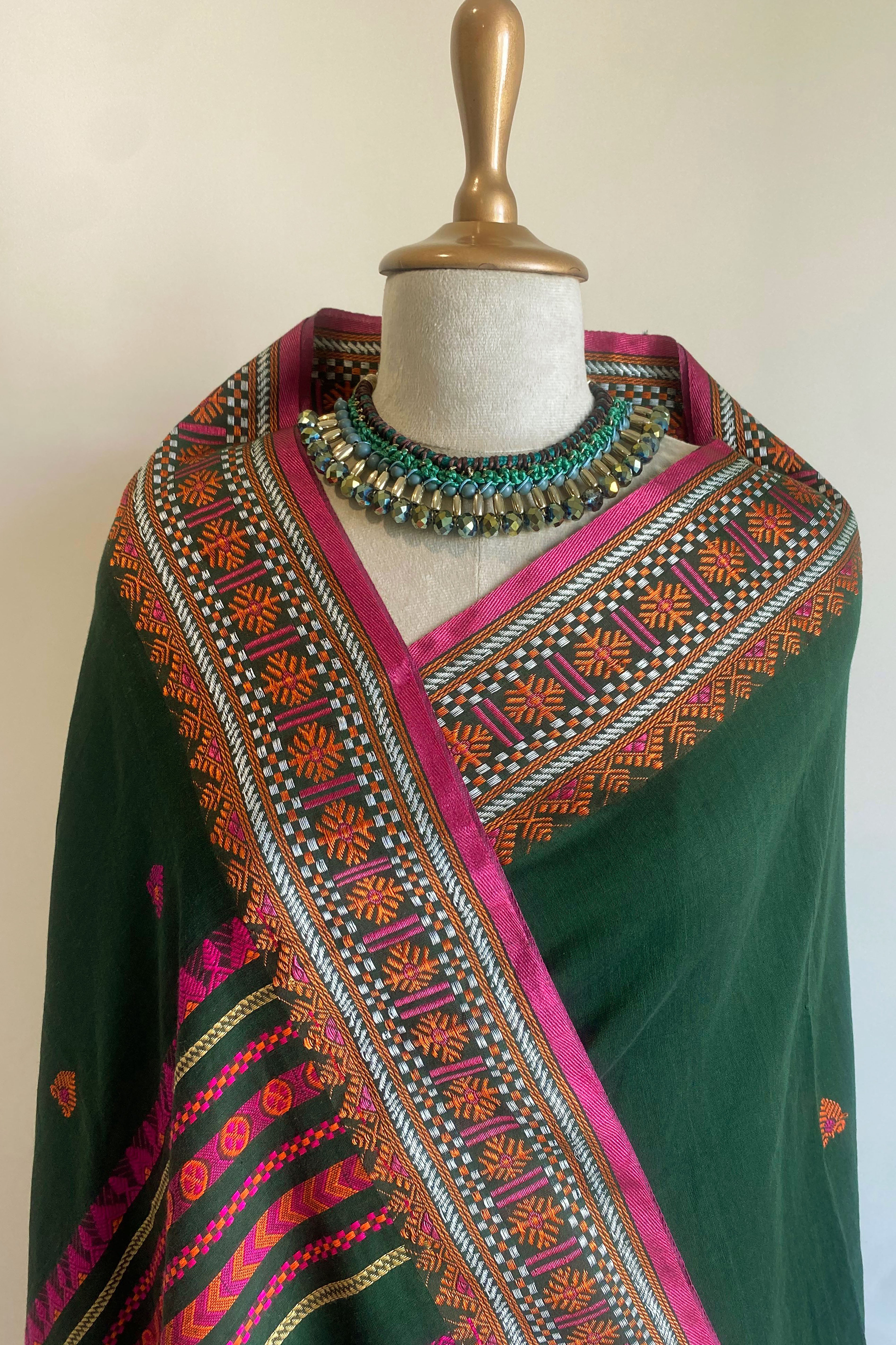 Hridya Jamdani Assam Cotton Saree in Green, White and Magenta Colour - Indian Handloomz