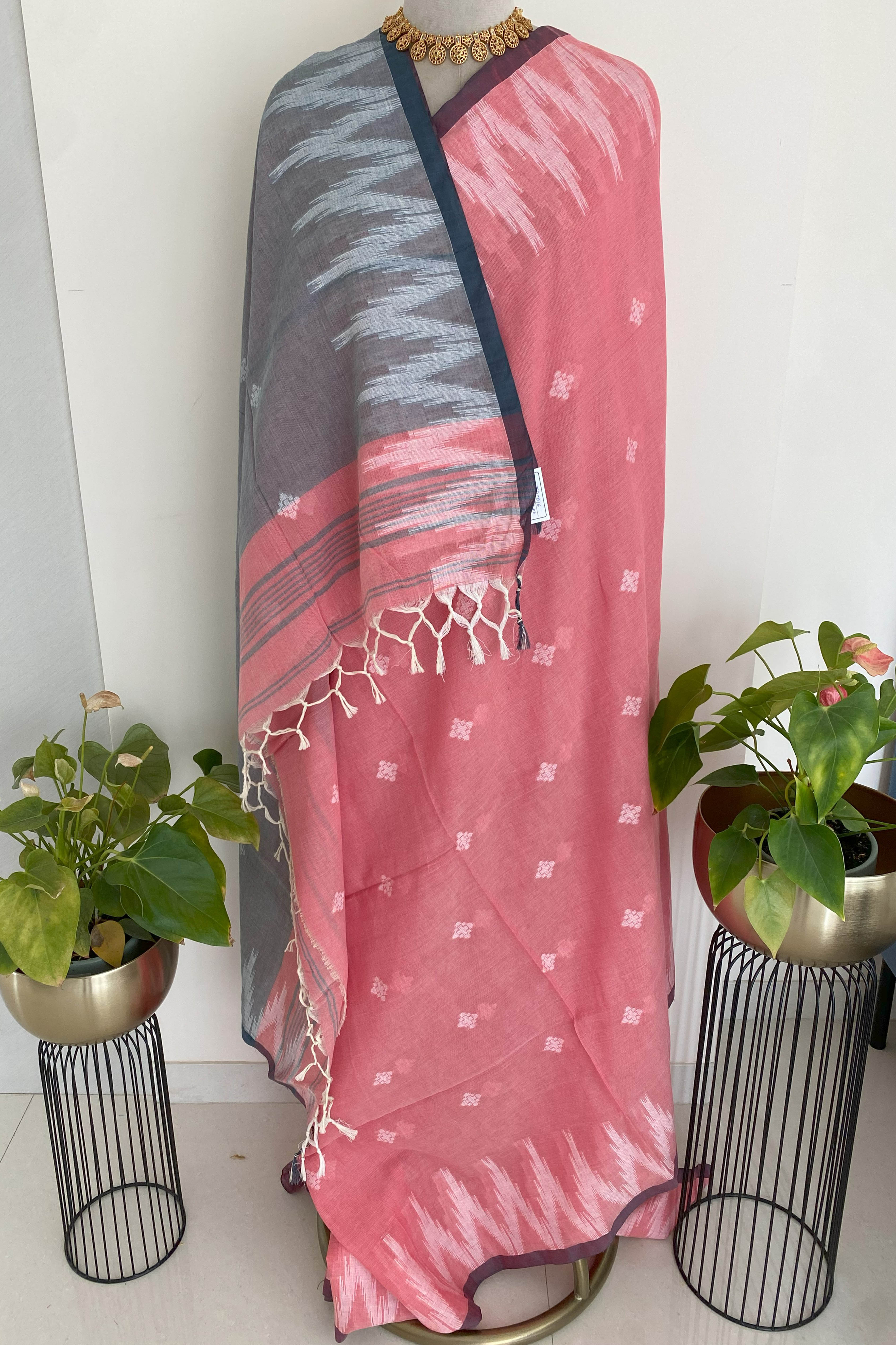 Coral Pink & Grey Jamdani Pure Cotton Saree - Indian Handloomz