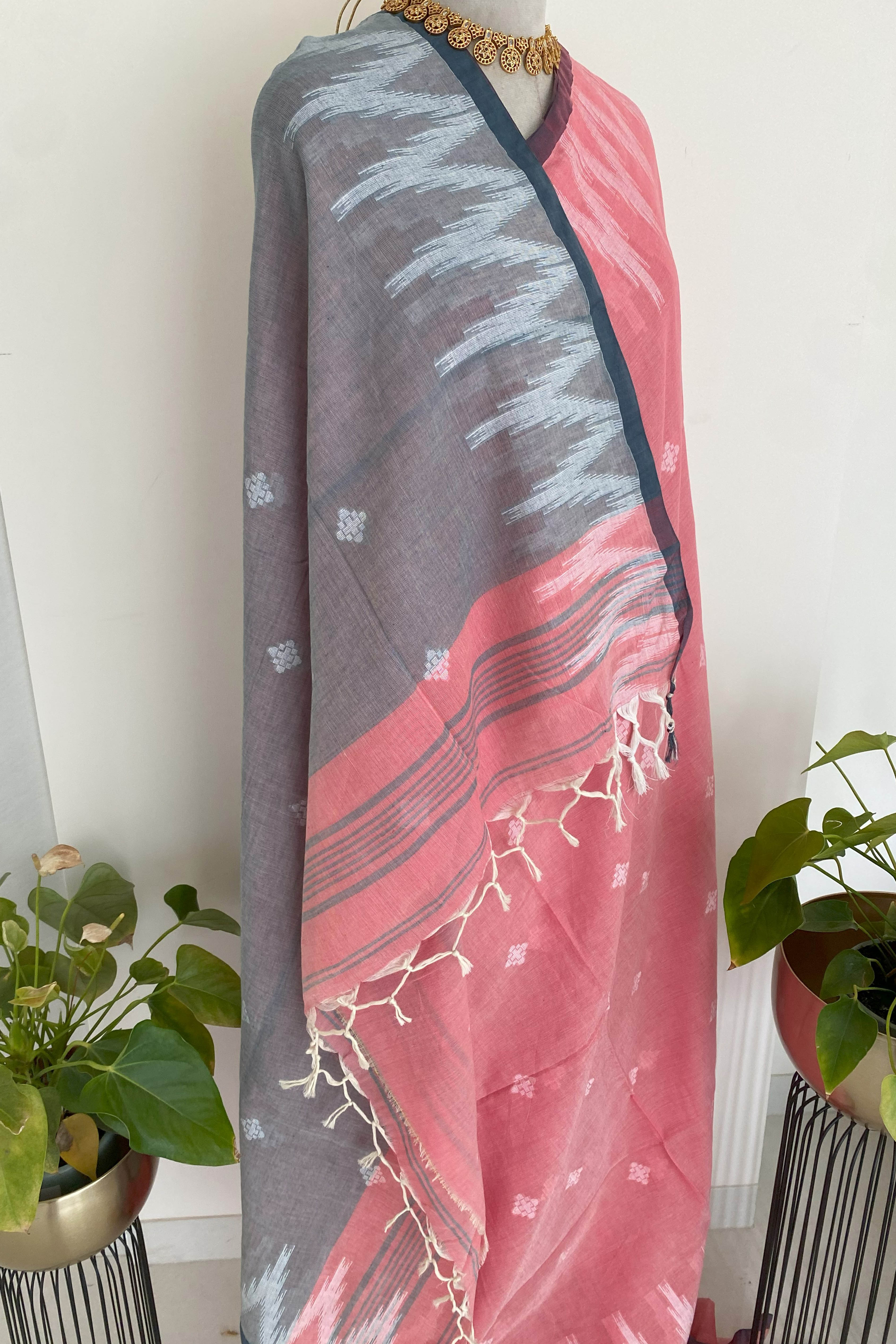 Coral Pink & Grey Jamdani Pure Cotton Saree - Indian Handloomz