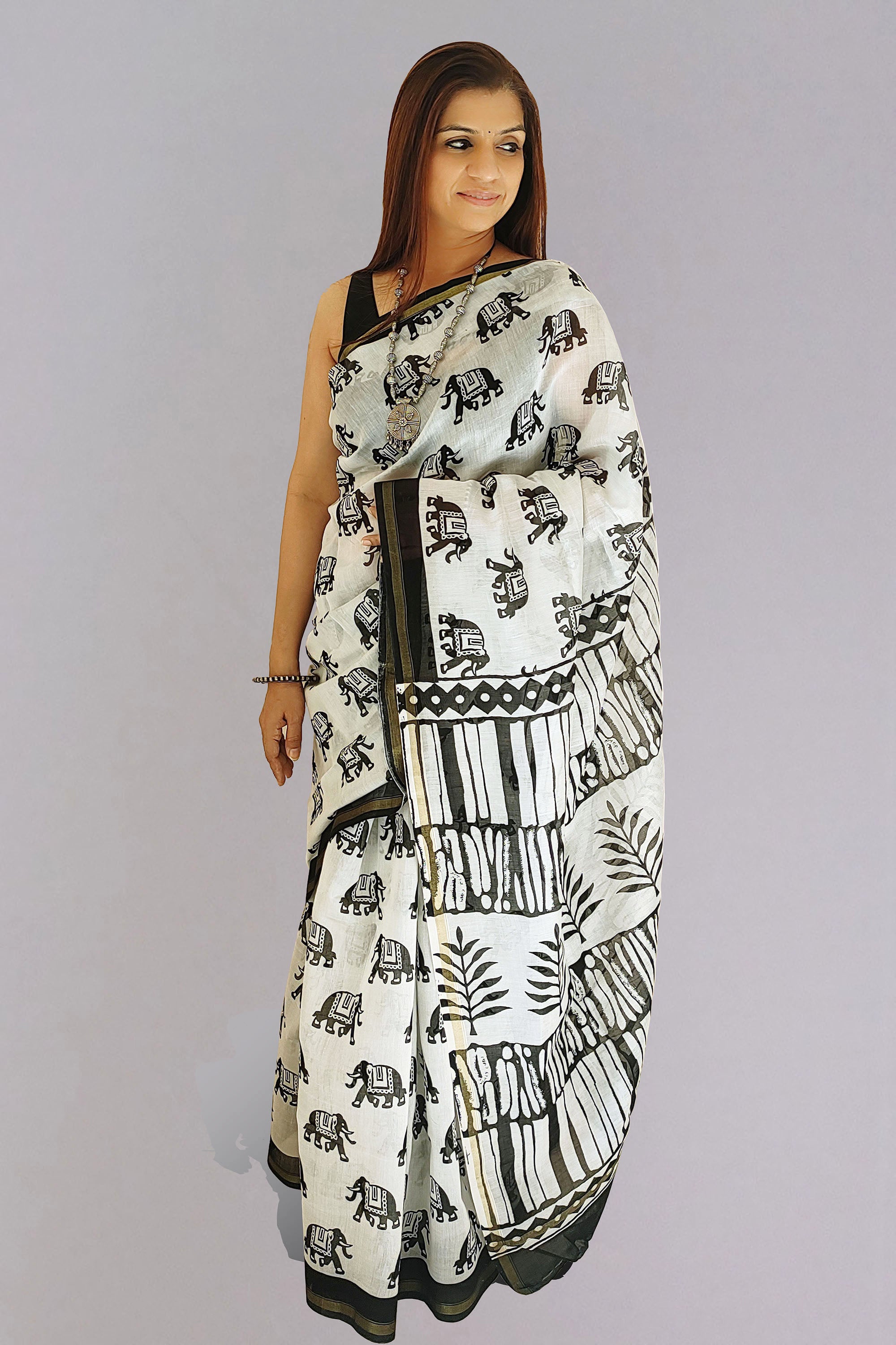 Vedika Handblock Printed Chanderi Silk Cotton Saree in Black & White - Indian Handloomz