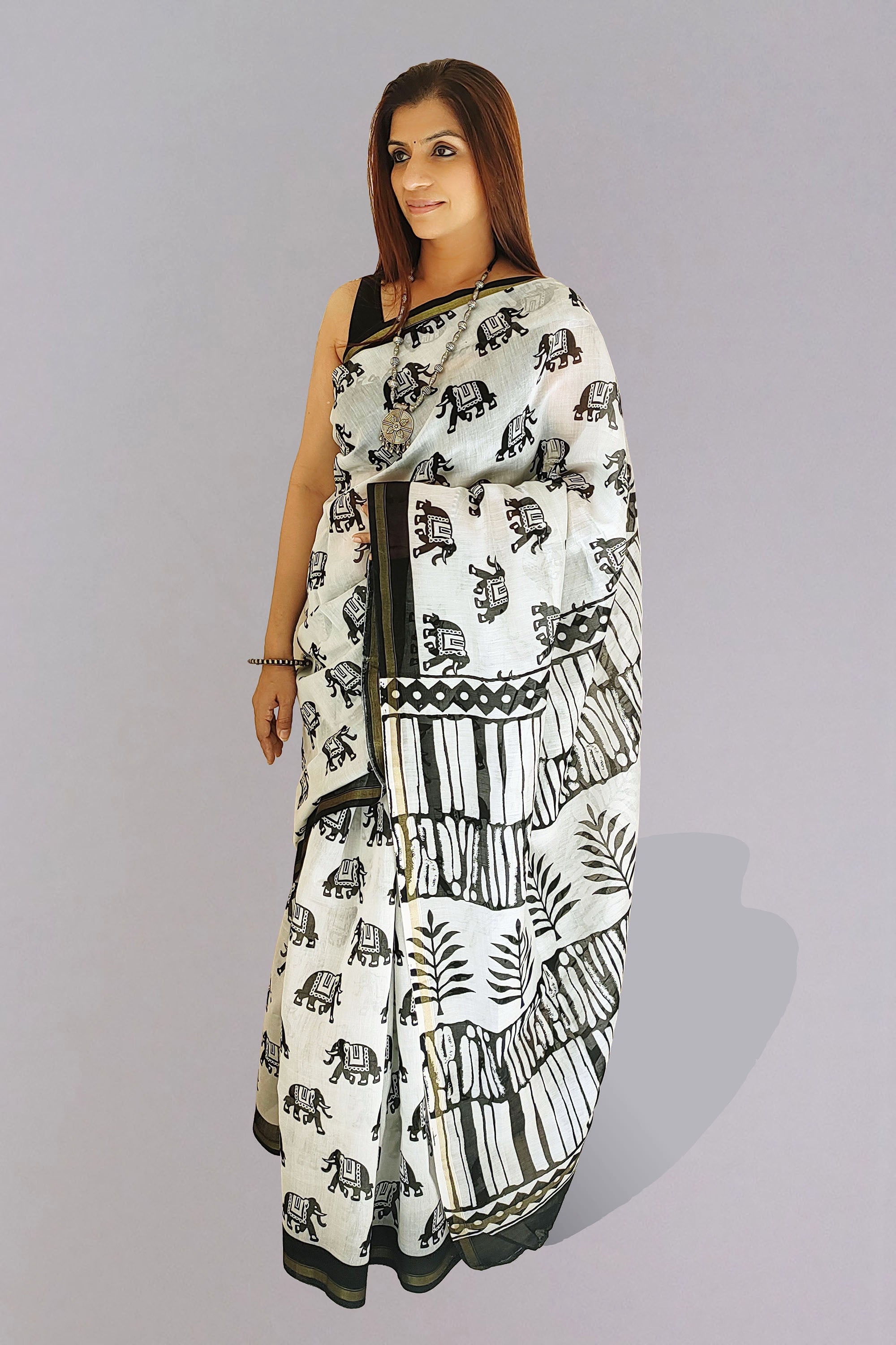 Vedika Handblock Printed Chanderi Silk Cotton Saree in Black & White - Indian Handloomz