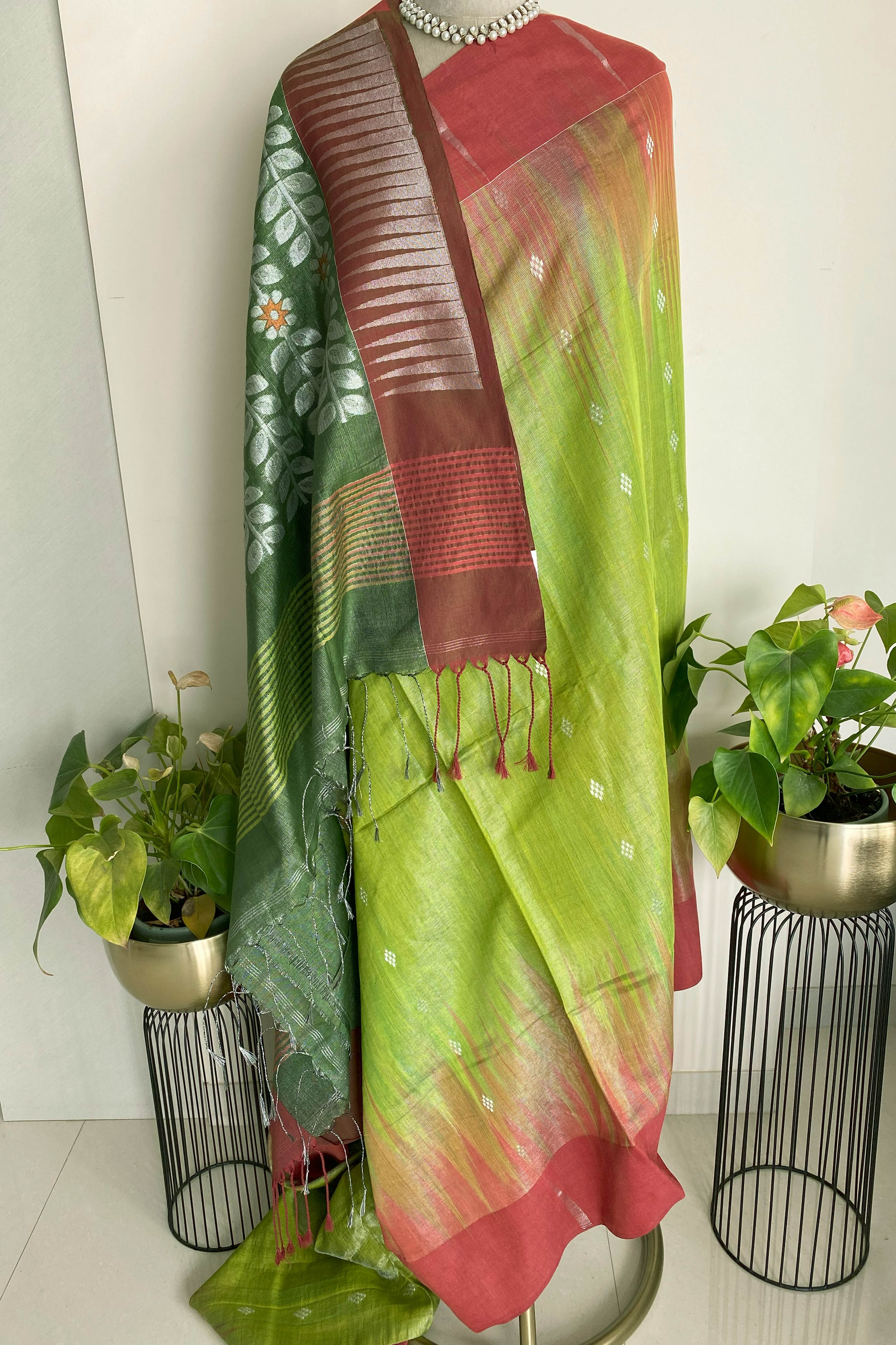 Green & Red Jamdani Cotton Tissue Saree - Indian Handloomz