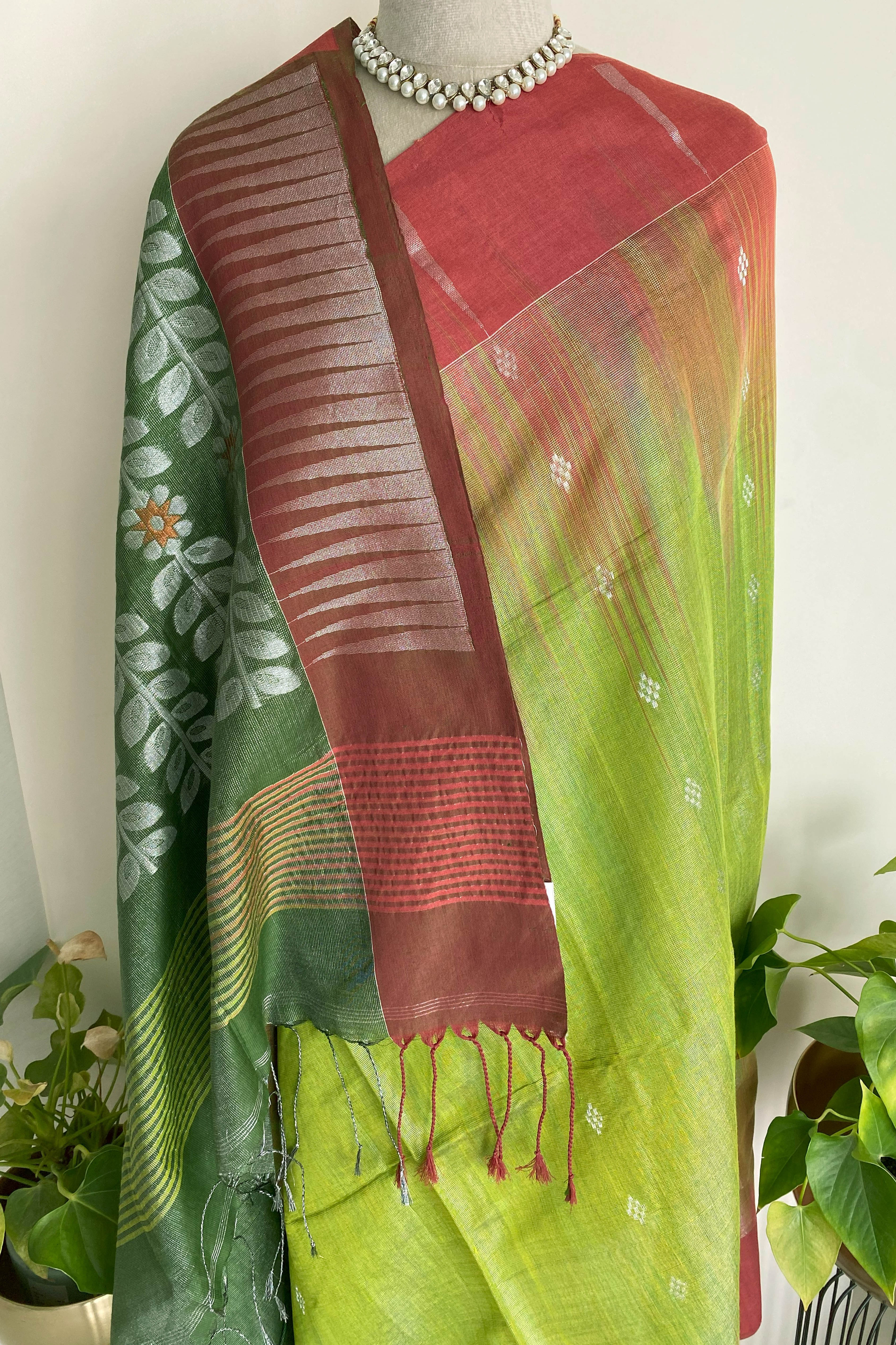 Green & Red Jamdani Cotton Tissue Saree - Indian Handloomz