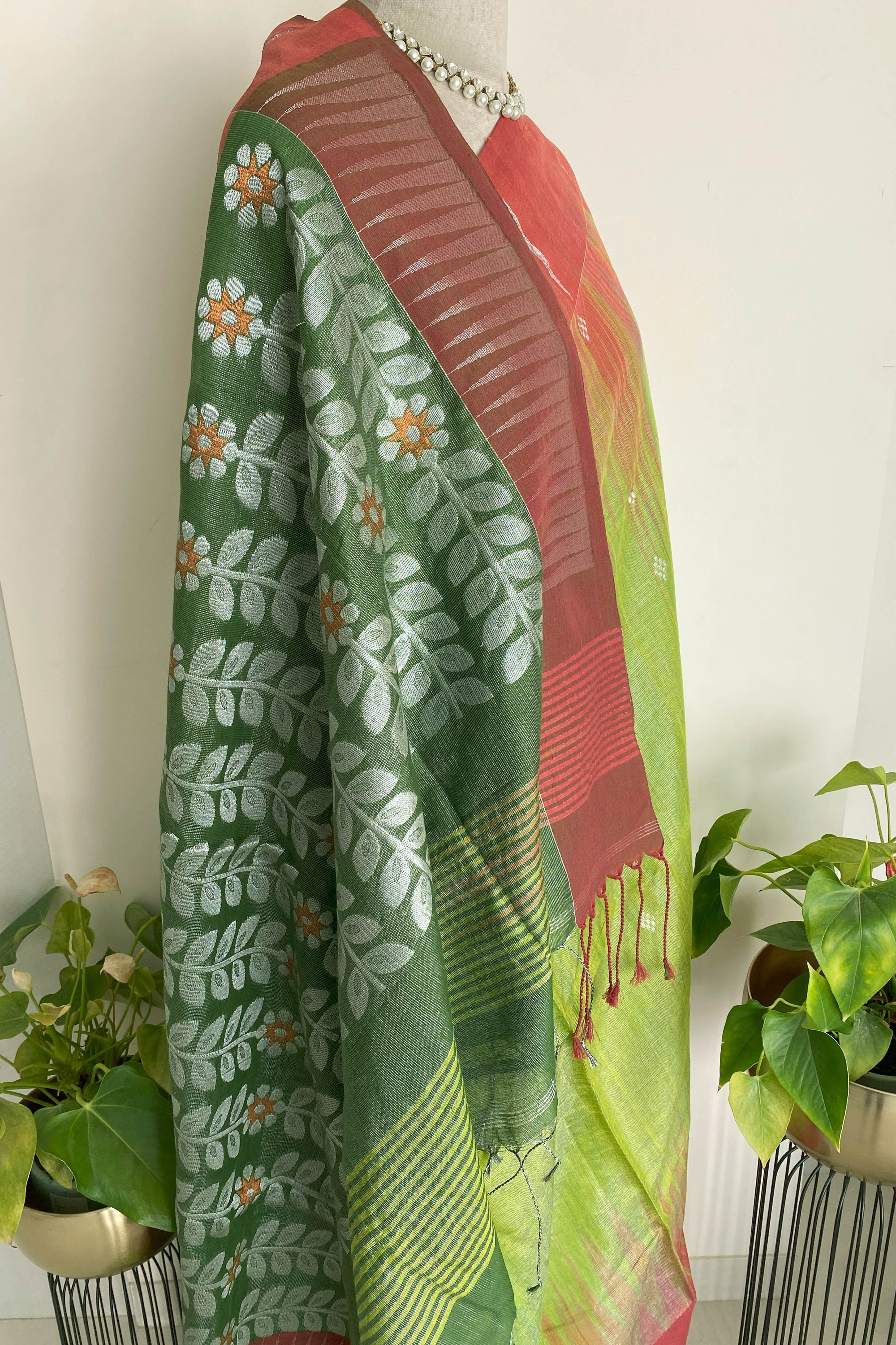 Green & Red Jamdani Cotton Tissue Saree - Indian Handloomz