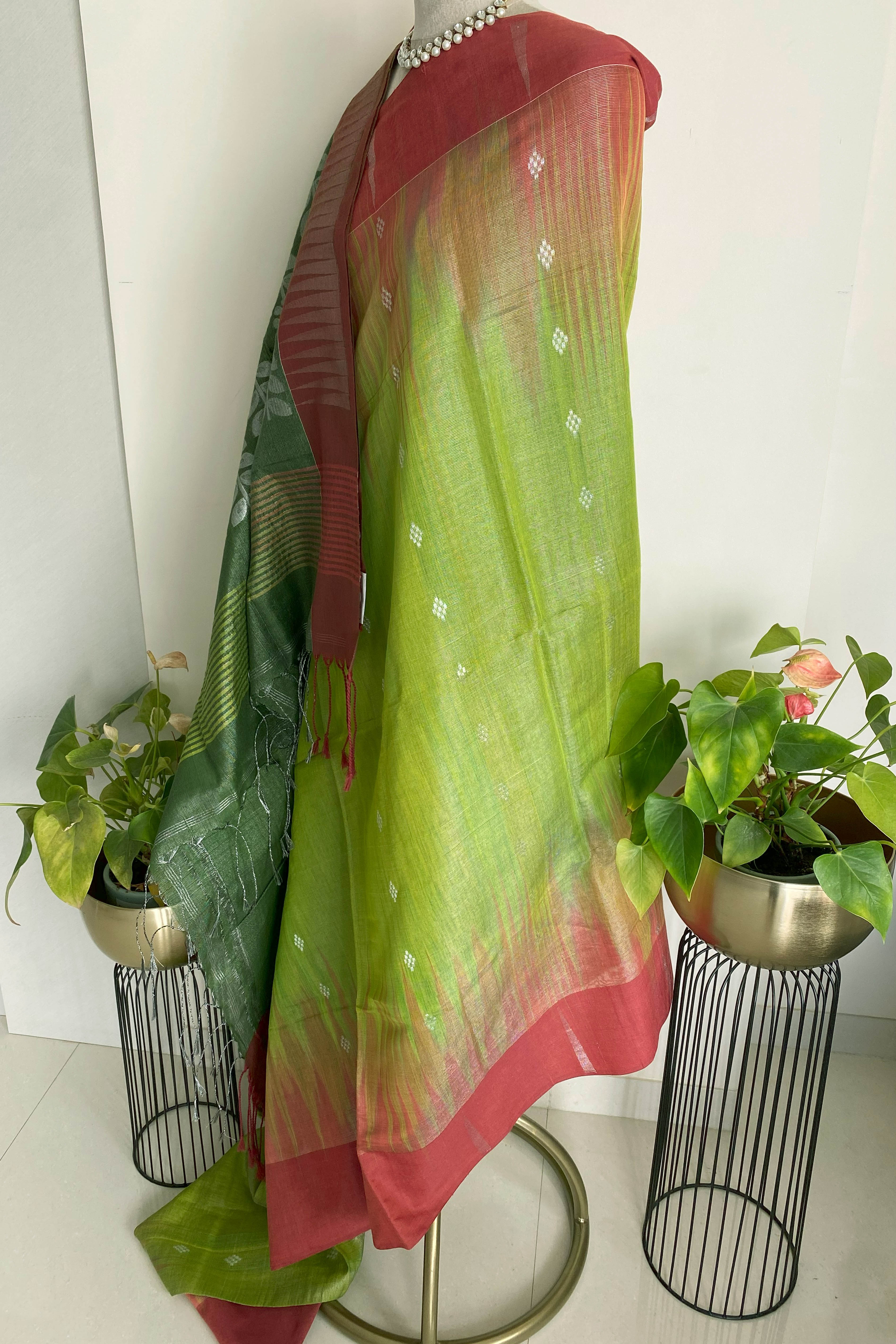 Green & Red Jamdani Cotton Tissue Saree - Indian Handloomz