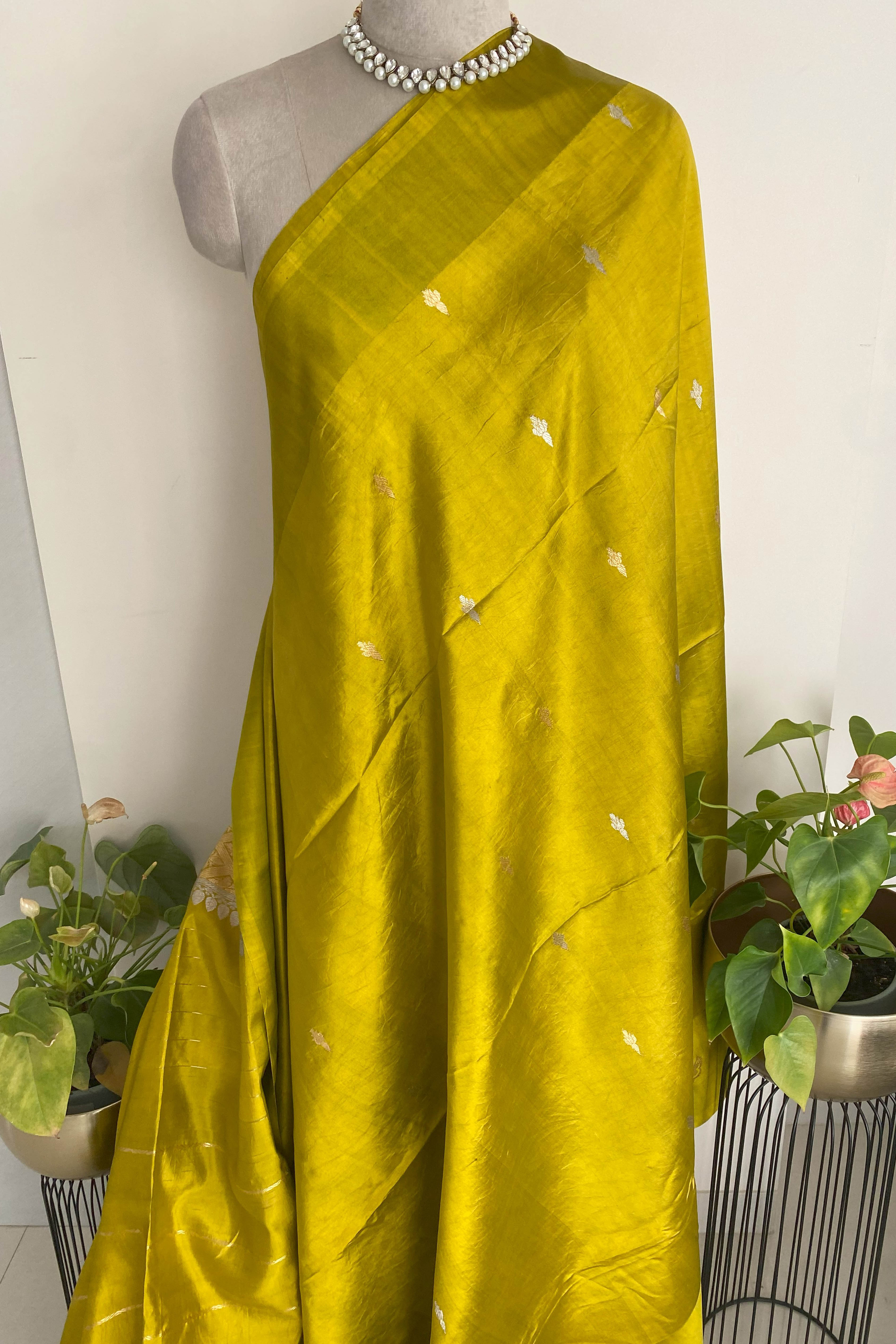 Greenish Golden Yellow Pure Mashru Silk Saree - Indian Handloomz