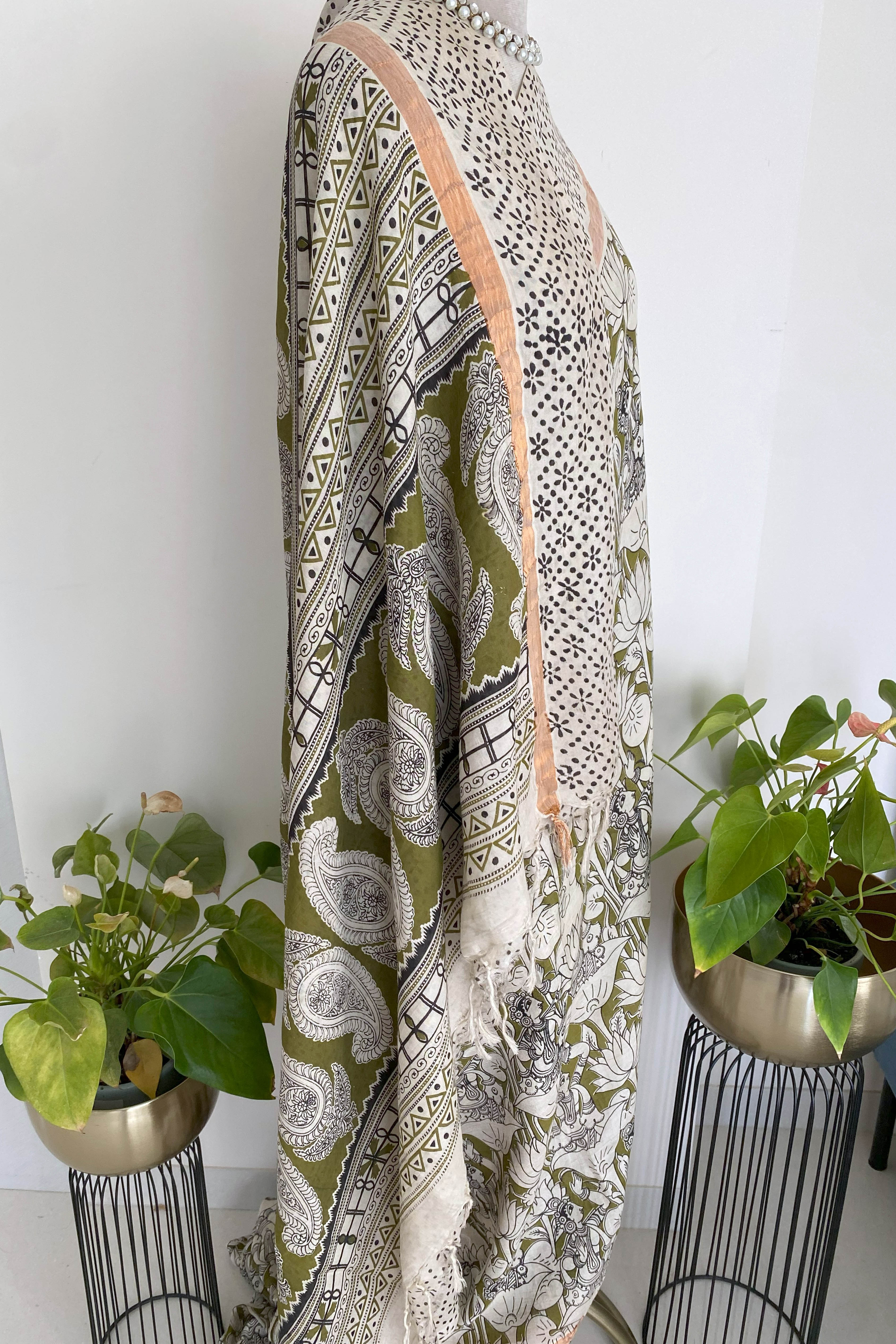 Kalamkari Chennur Silk Saree in Ivory & Green - Indian Handloomz
