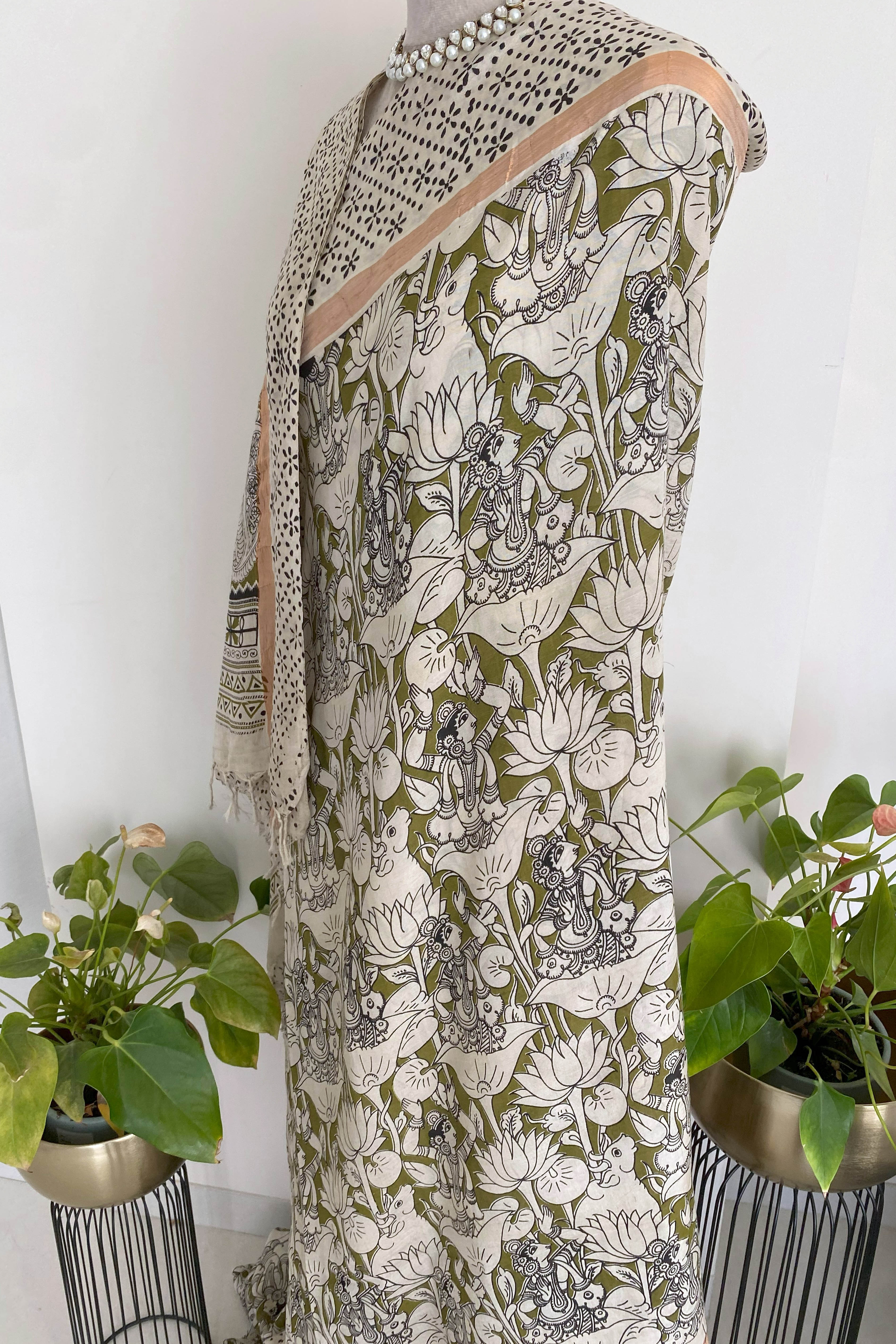 Kalamkari Chennur Silk Saree in Ivory & Green - Indian Handloomz