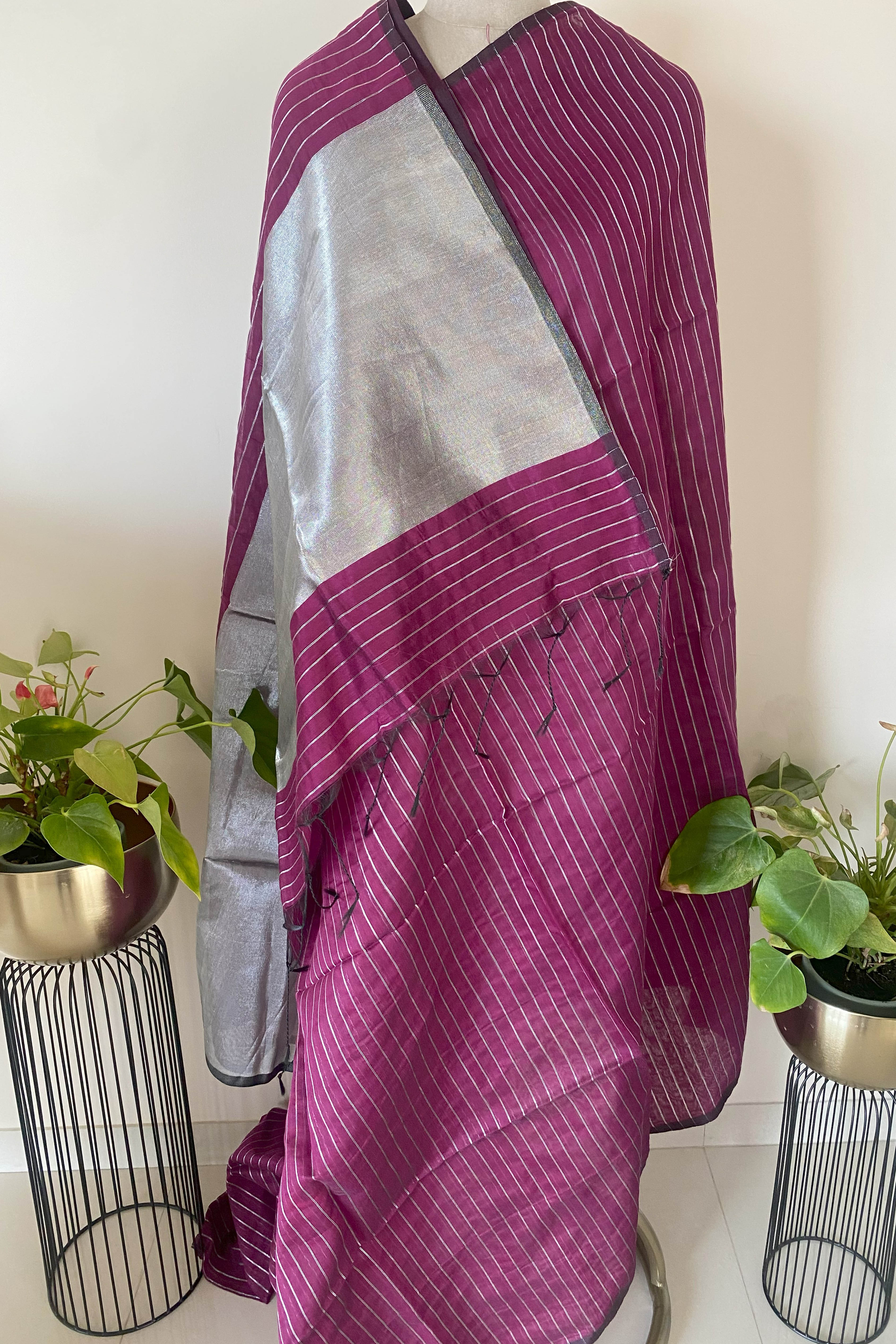 Maroon & Silver Jamdani Cotton Saree - Indian Handloomz