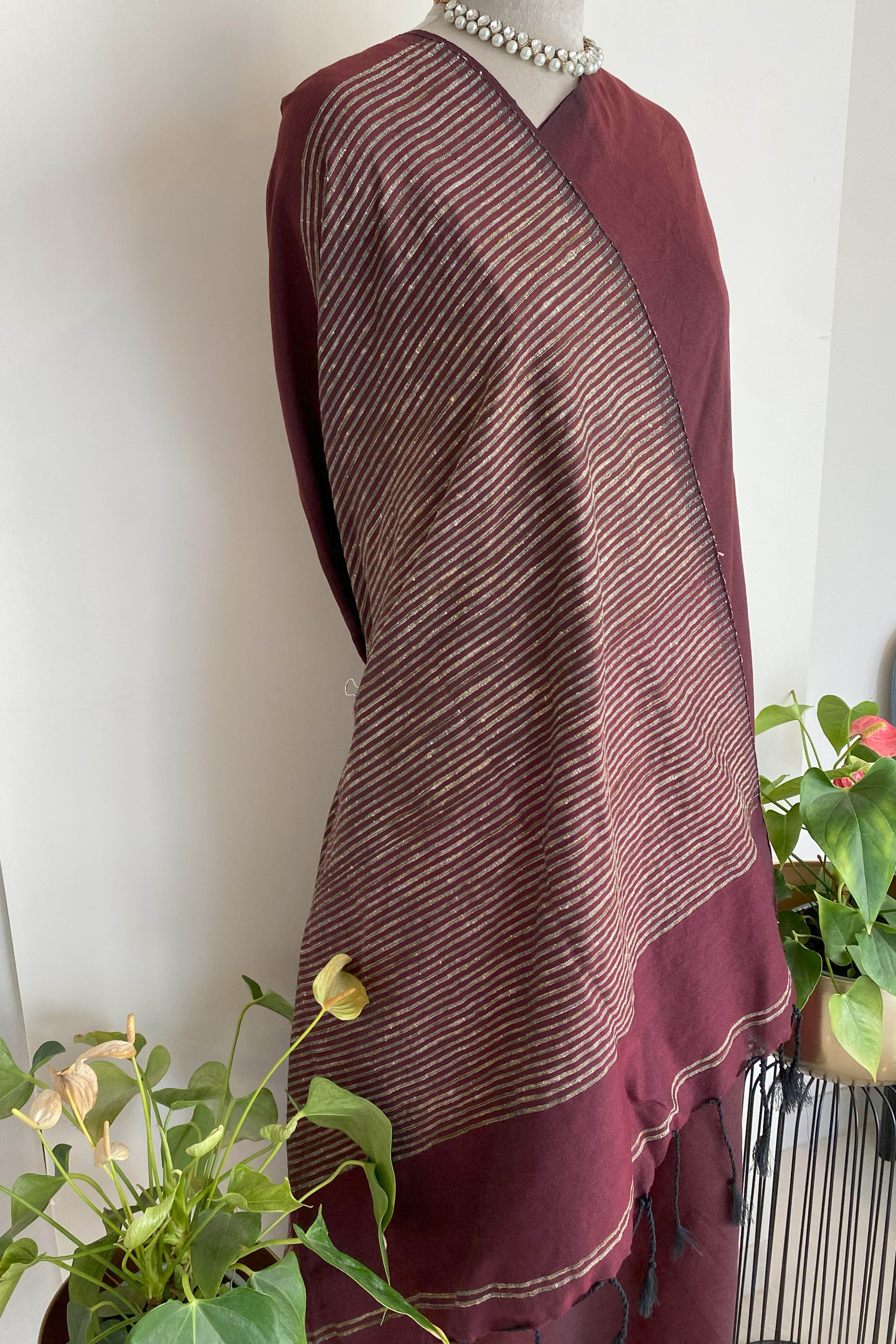 Para Jamdani Slub Cotton Saree in Maroon Colour - Indian Handloomz