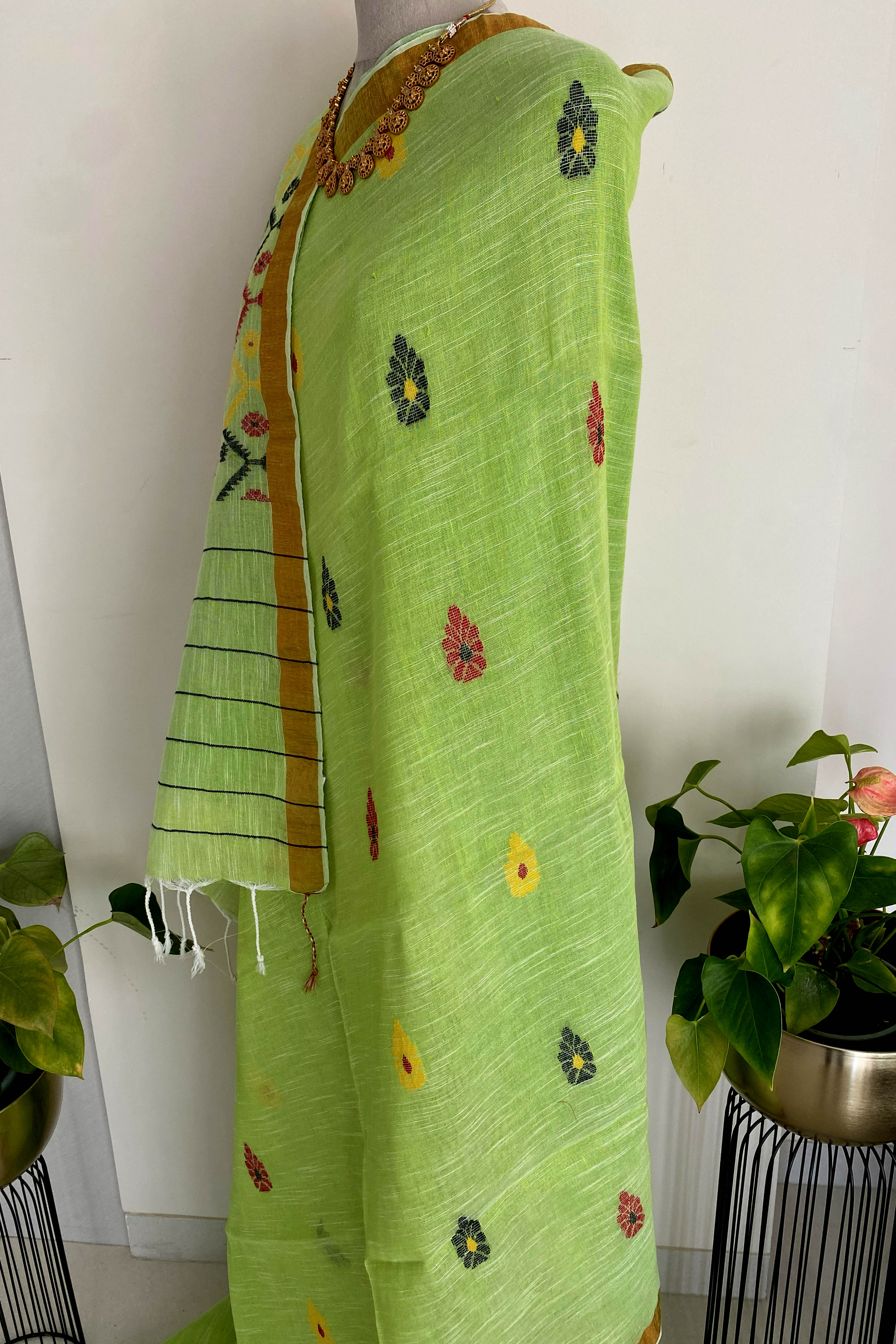 Parrot Green Pure Cotton Linen Saree - Indian Handloomz
