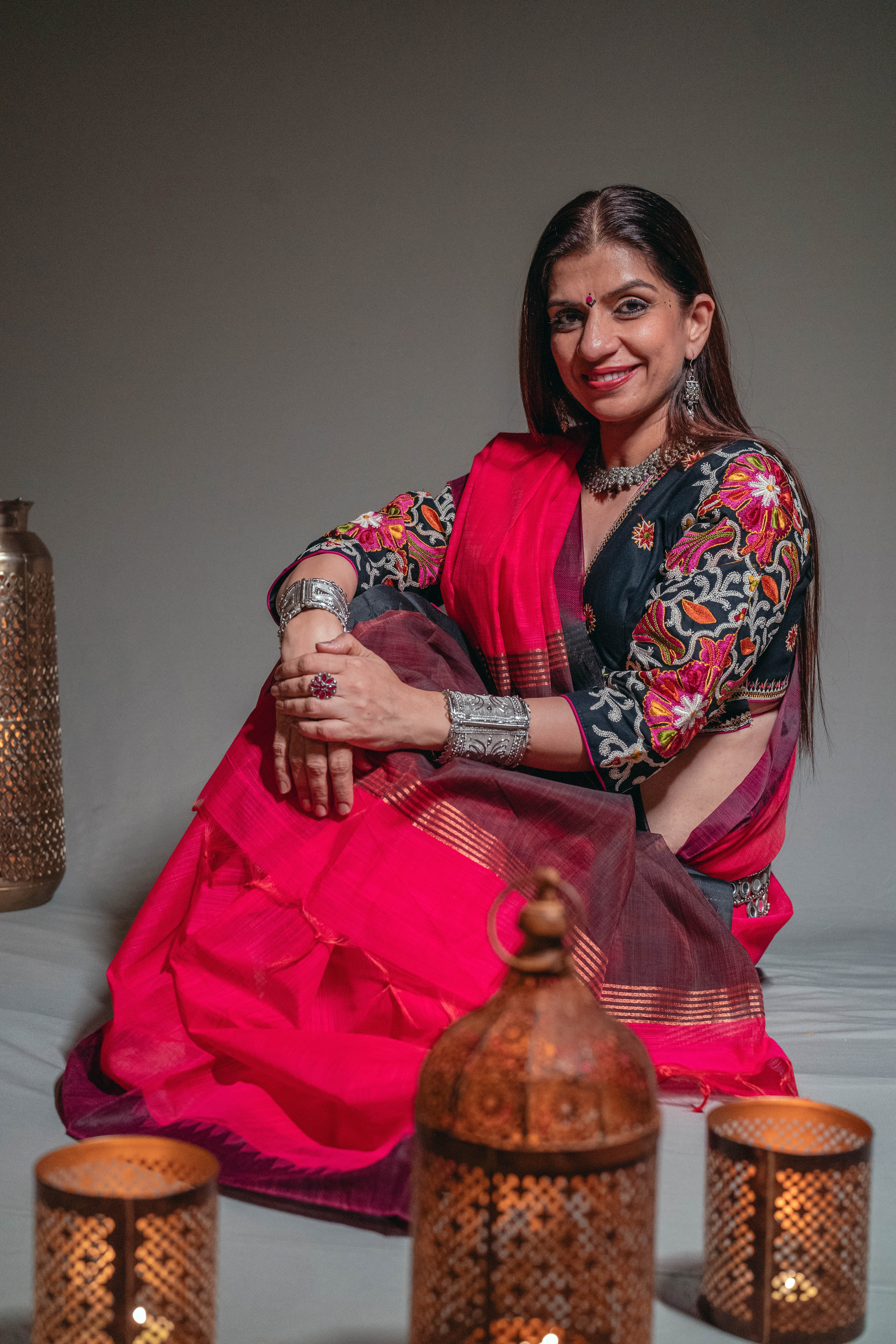 Sanika Kanchi Cotton Saree in Reddish Pink with Black Temple Border - Indian Handloomz