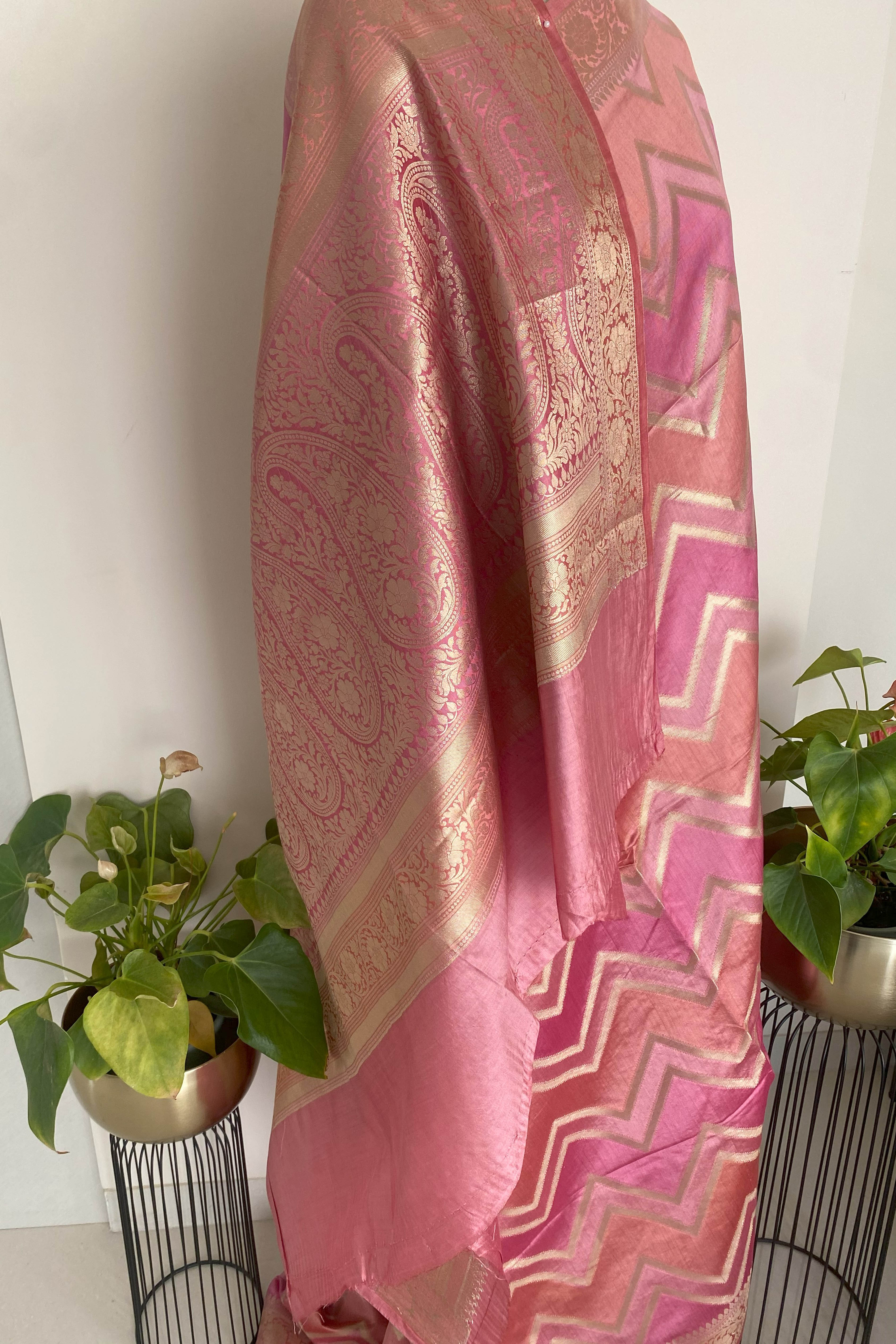 Pure Mulberry Rangkat Silk Saree in Shades of Pink - Indian Handloomz