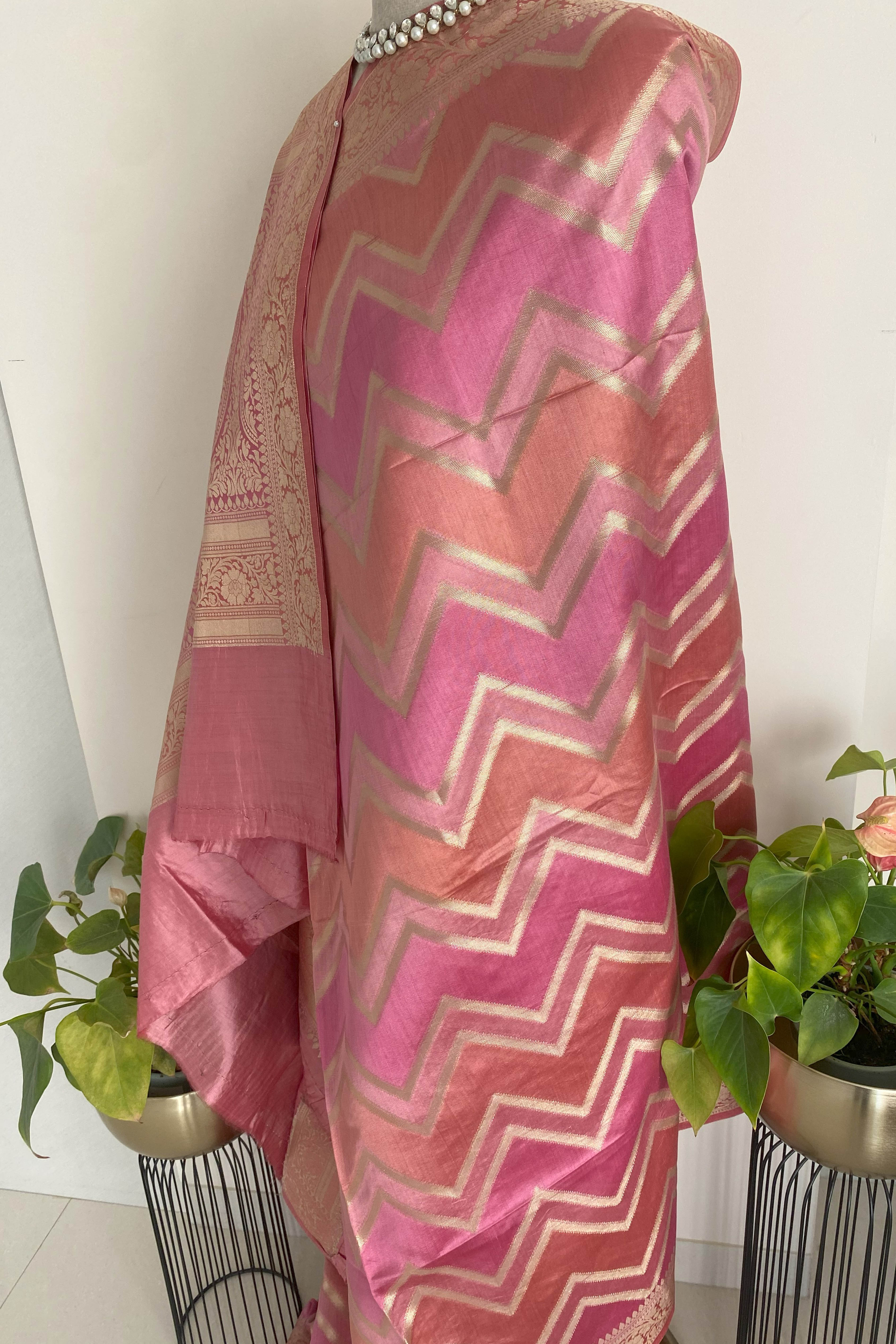 Pure Mulberry Rangkat Silk Saree in Shades of Pink - Indian Handloomz
