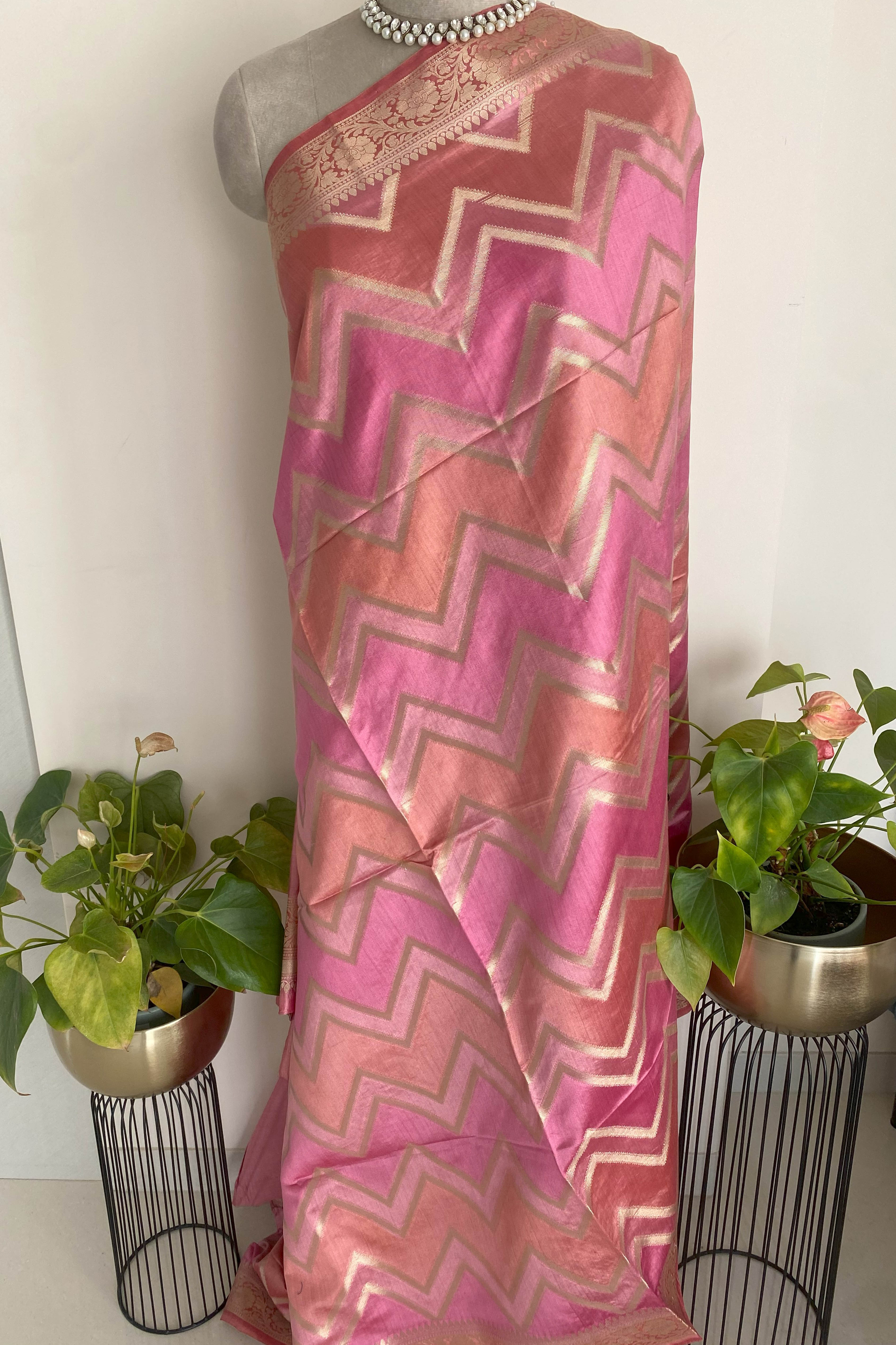 Pure Mulberry Rangkat Silk Saree in Shades of Pink - Indian Handloomz