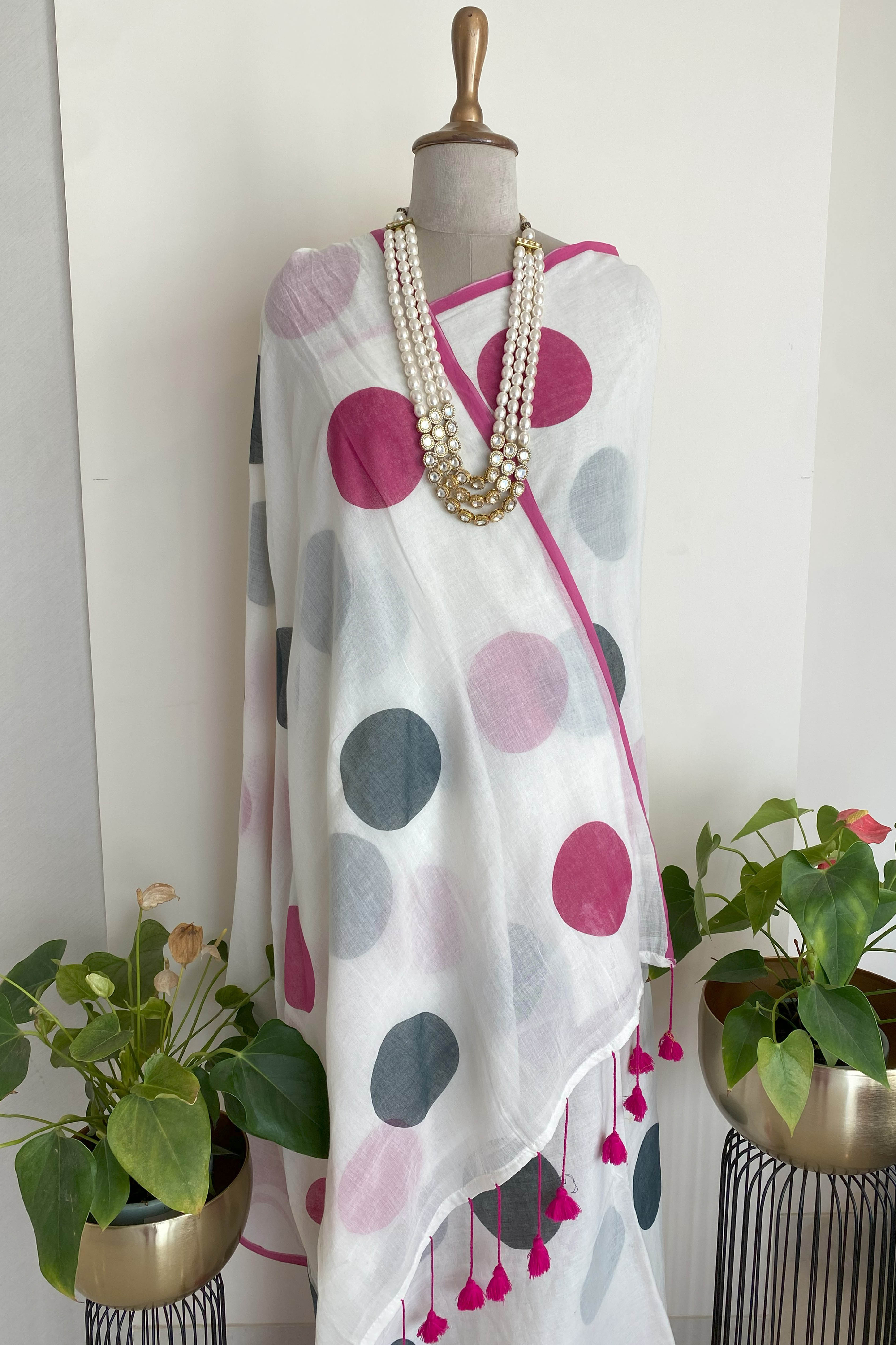 Raina Pure Mul Cotton Saree with Polka Dots - Indian Handloomz