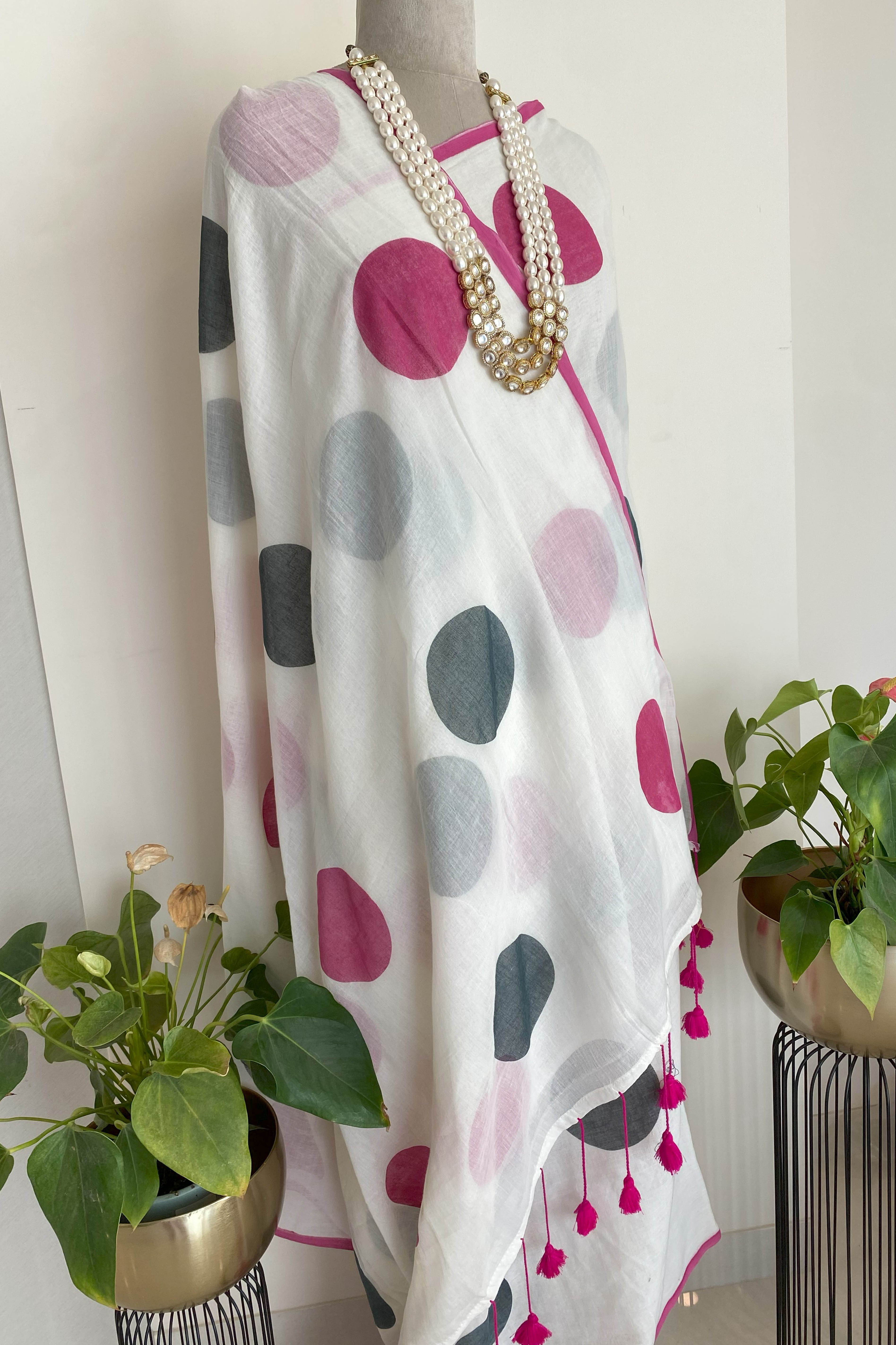 Raina Pure Mul Cotton Saree with Polka Dots - Indian Handloomz