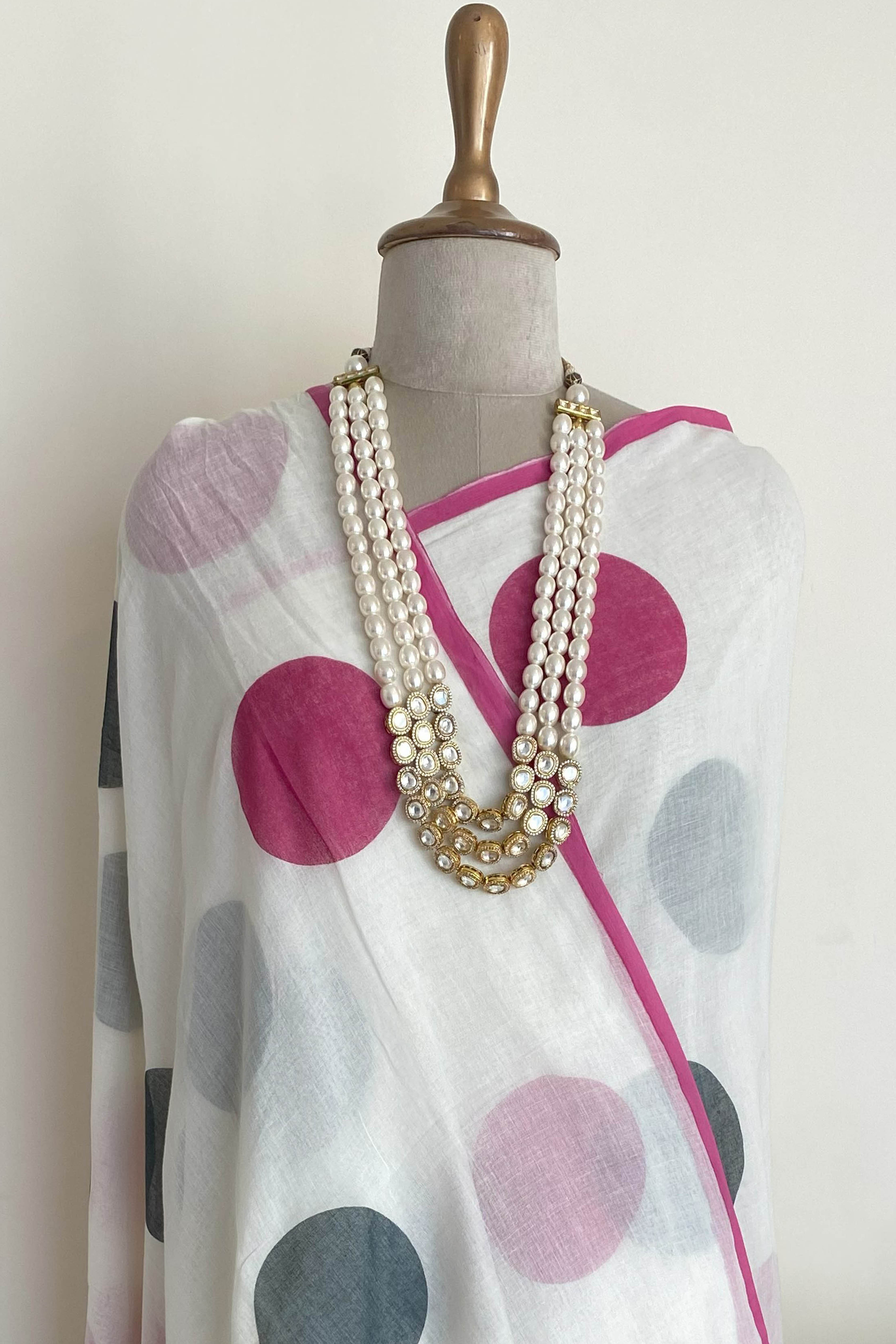 Raina Pure Mul Cotton Saree with Polka Dots - Indian Handloomz