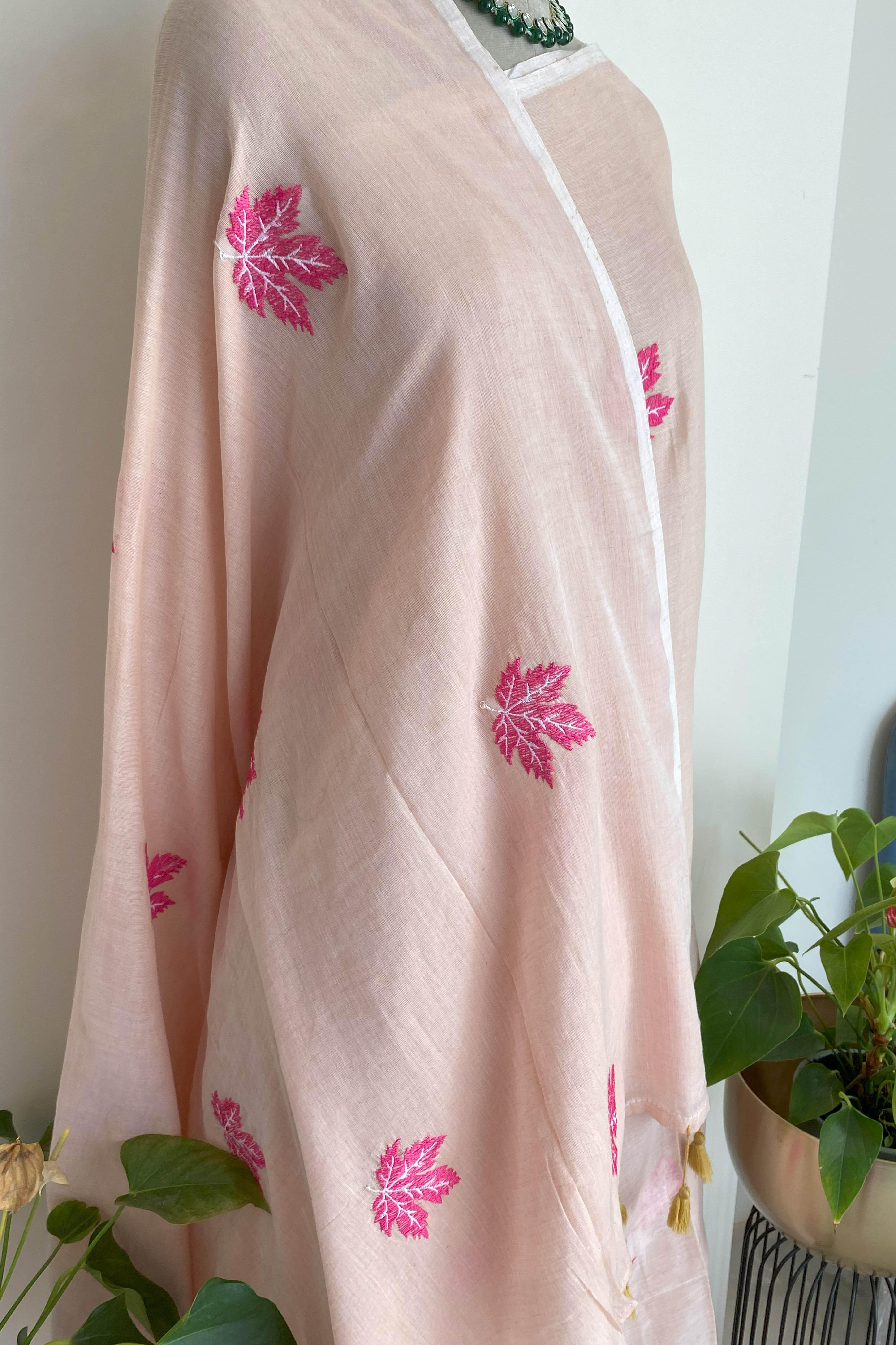 Reena Pure Mul Cotton Saree in Biscuit Beige with Dark Pink flowers & Tassels - Indian Handloomz