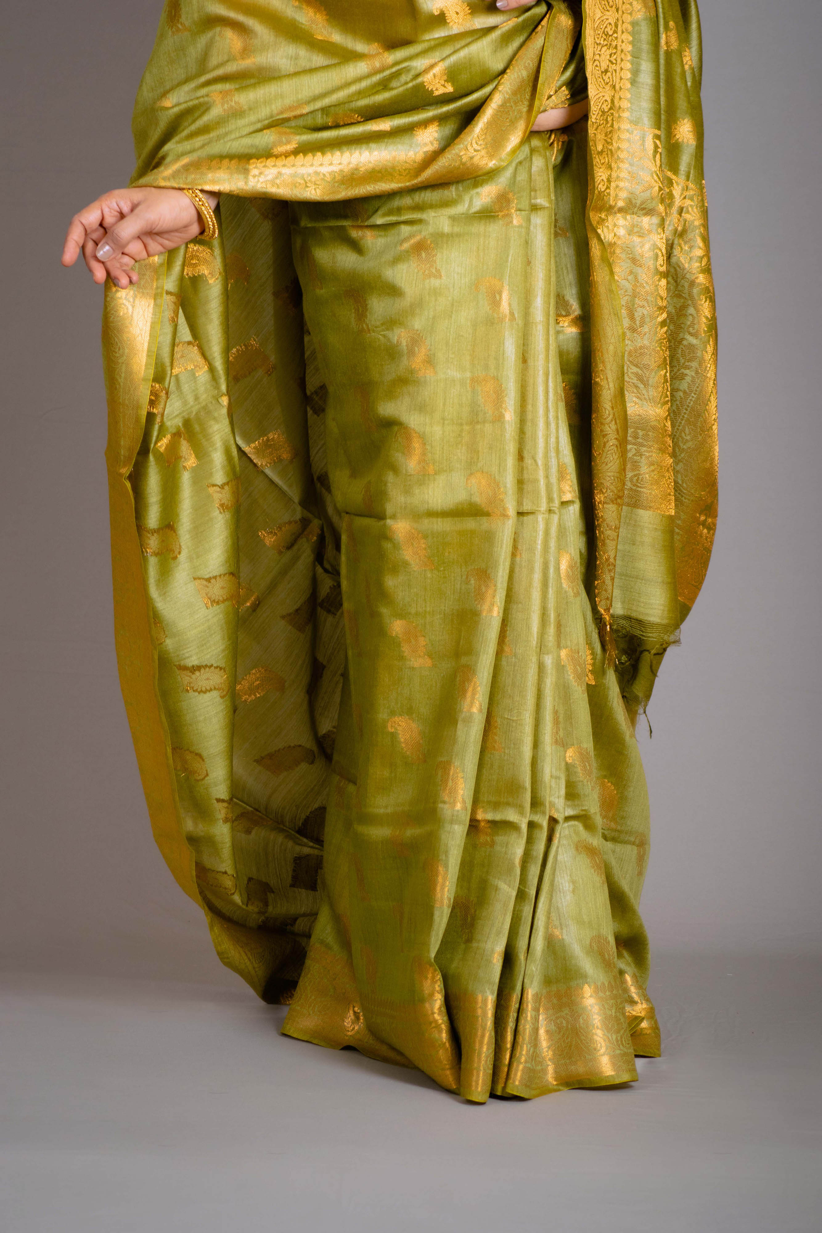 fancy designer wedding bridal party wear saree