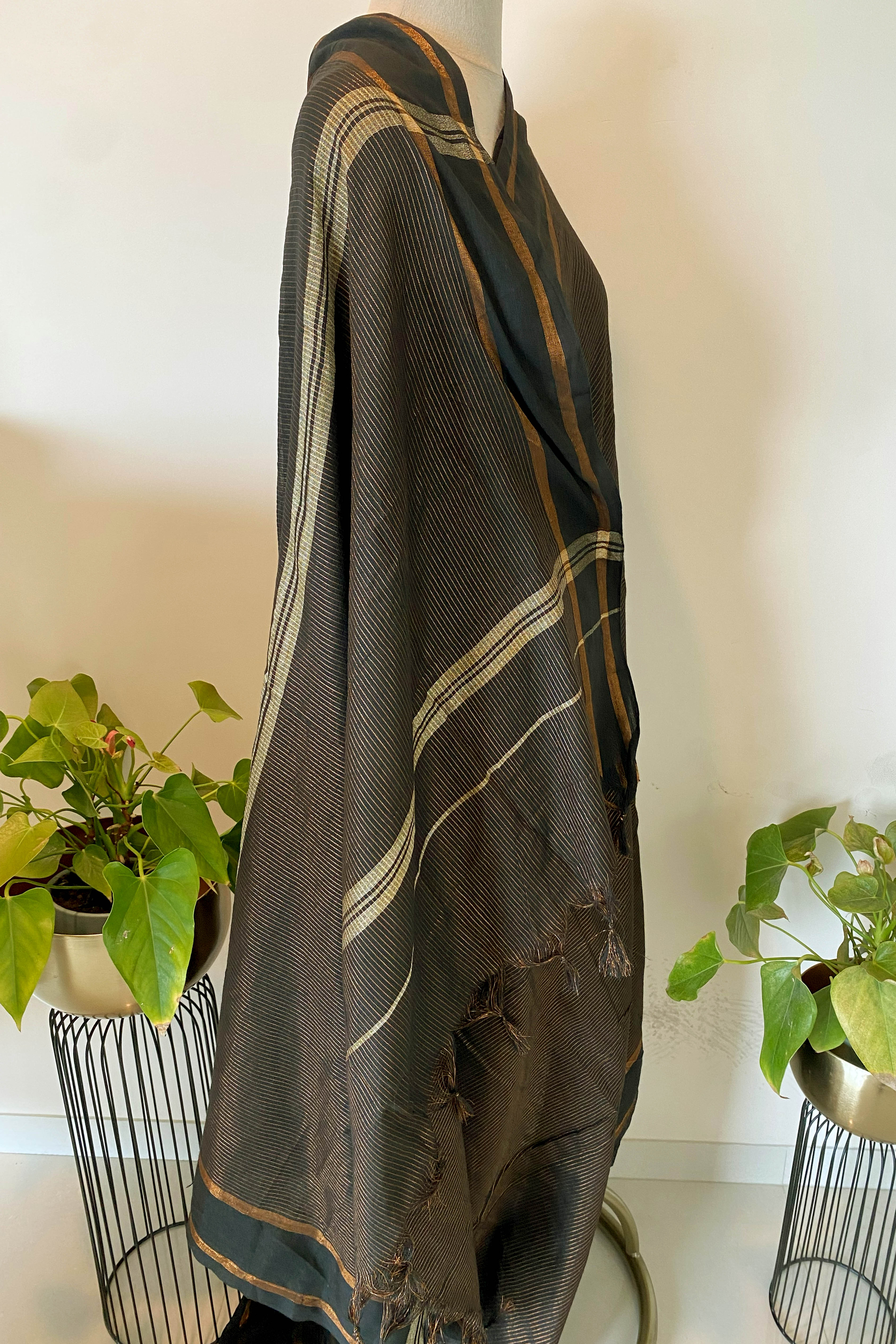 Cotton Black Saree with golden zari - Indian Handloomz