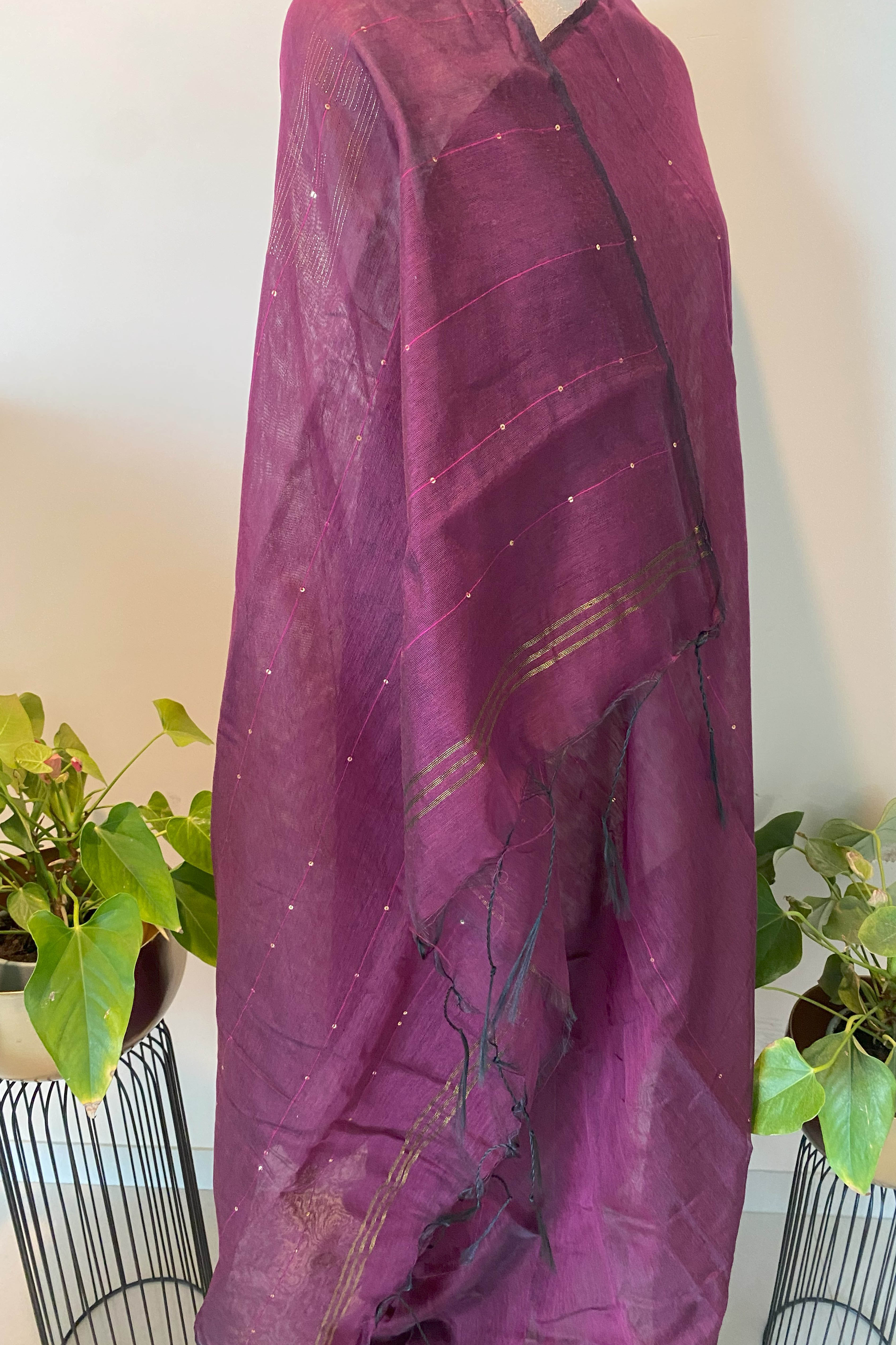Cotton Magenta Saree with sequins - Indian Handloomz