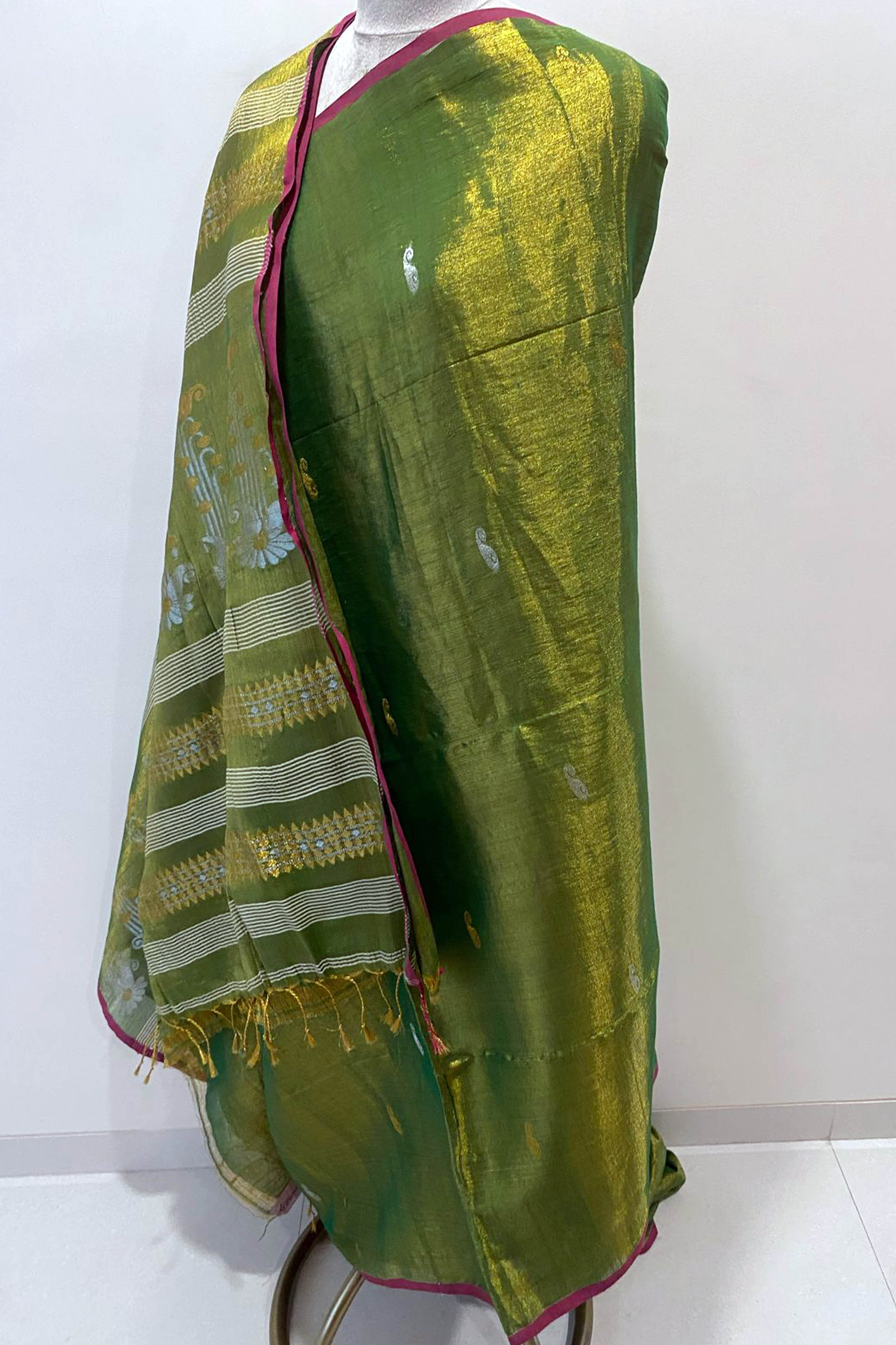 Green Tissue Linen Jamdani Saree - Indian Handloomz