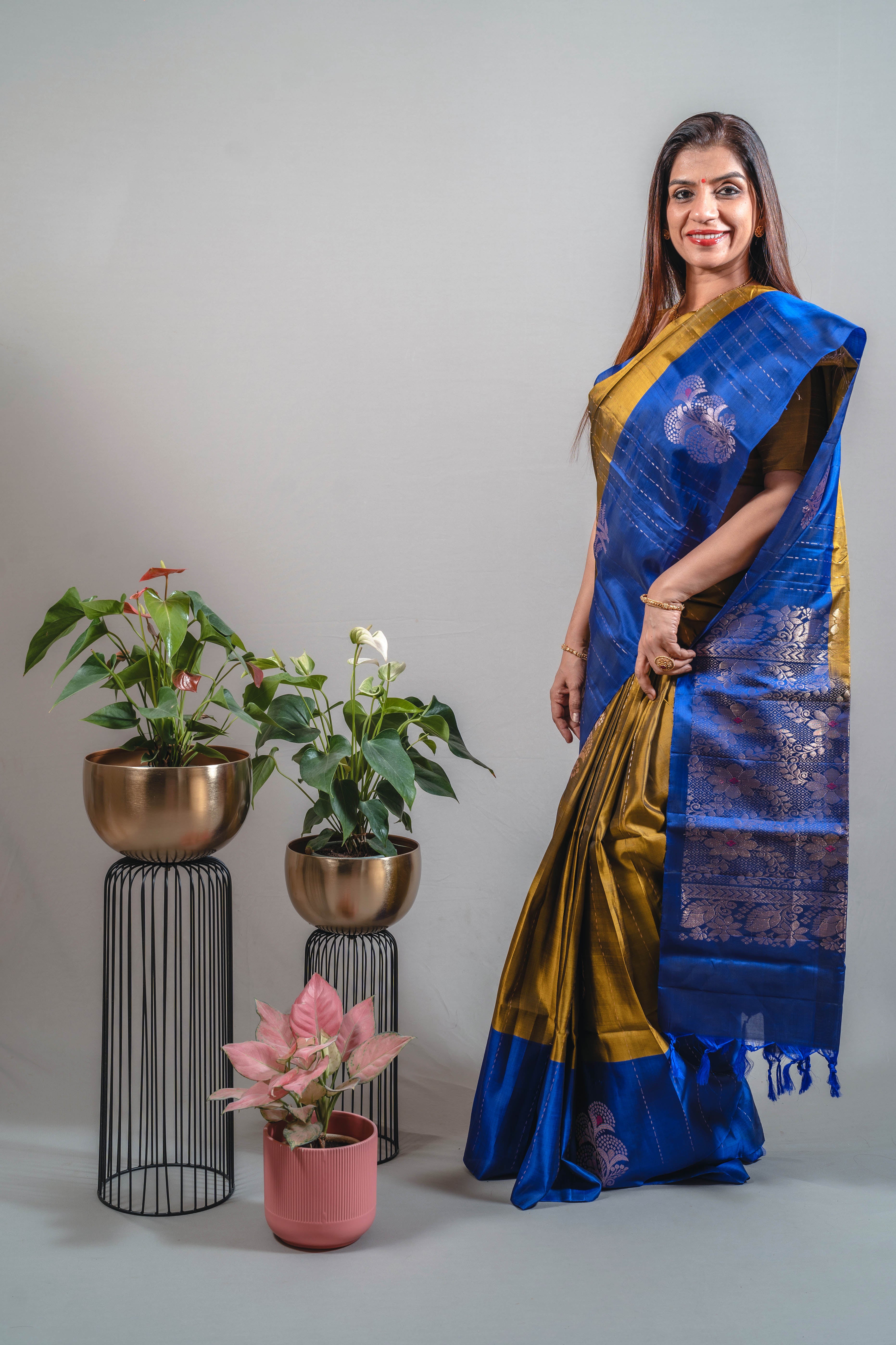 Suchi Dual Colour Pure Silk Kanjivaram Saree in Greenish Gold with Royal Blue & Silver Zari