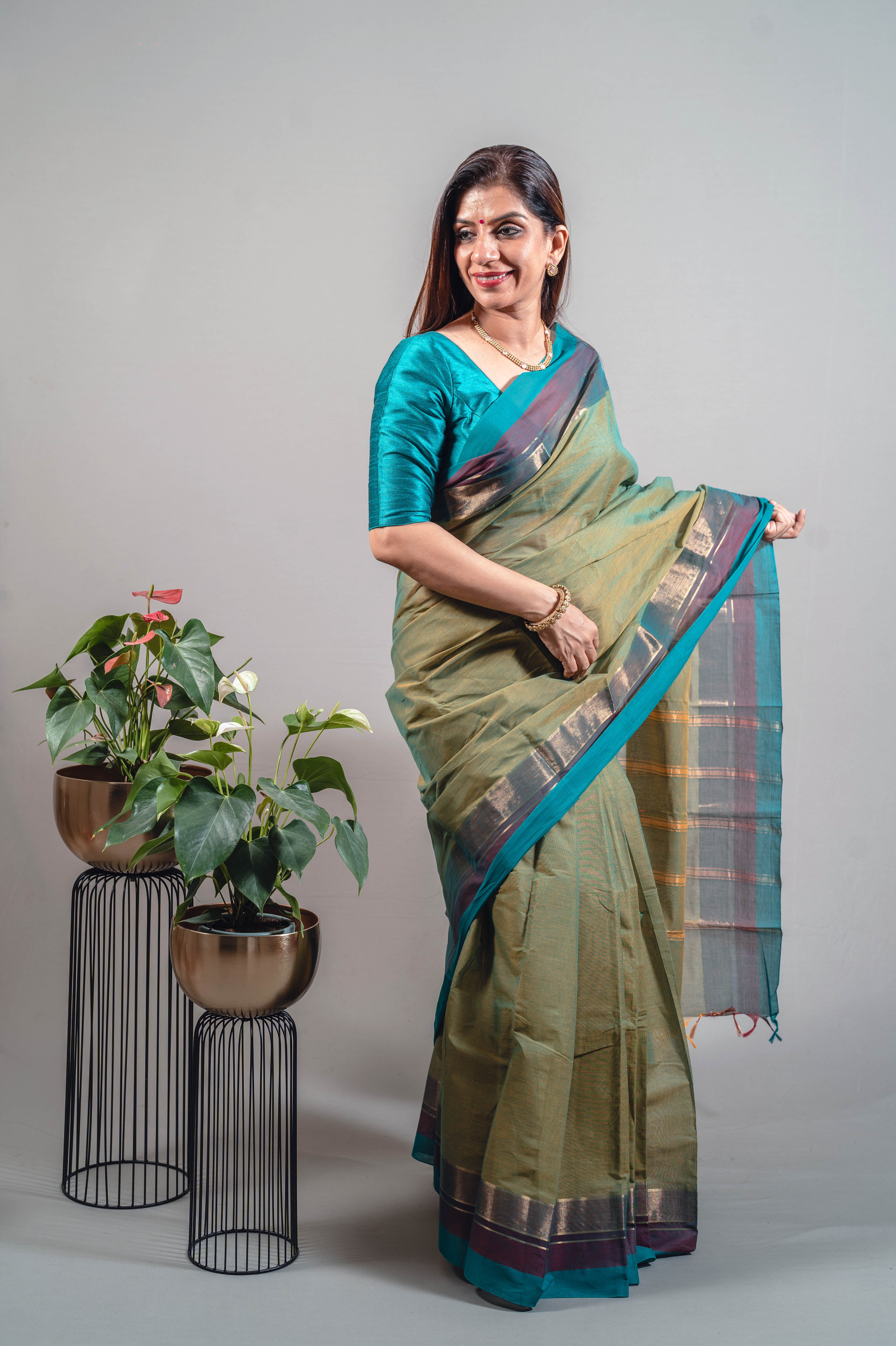 Arohi Kanchi Cotton Saree in Dual Tone with Green & Yellow Threads