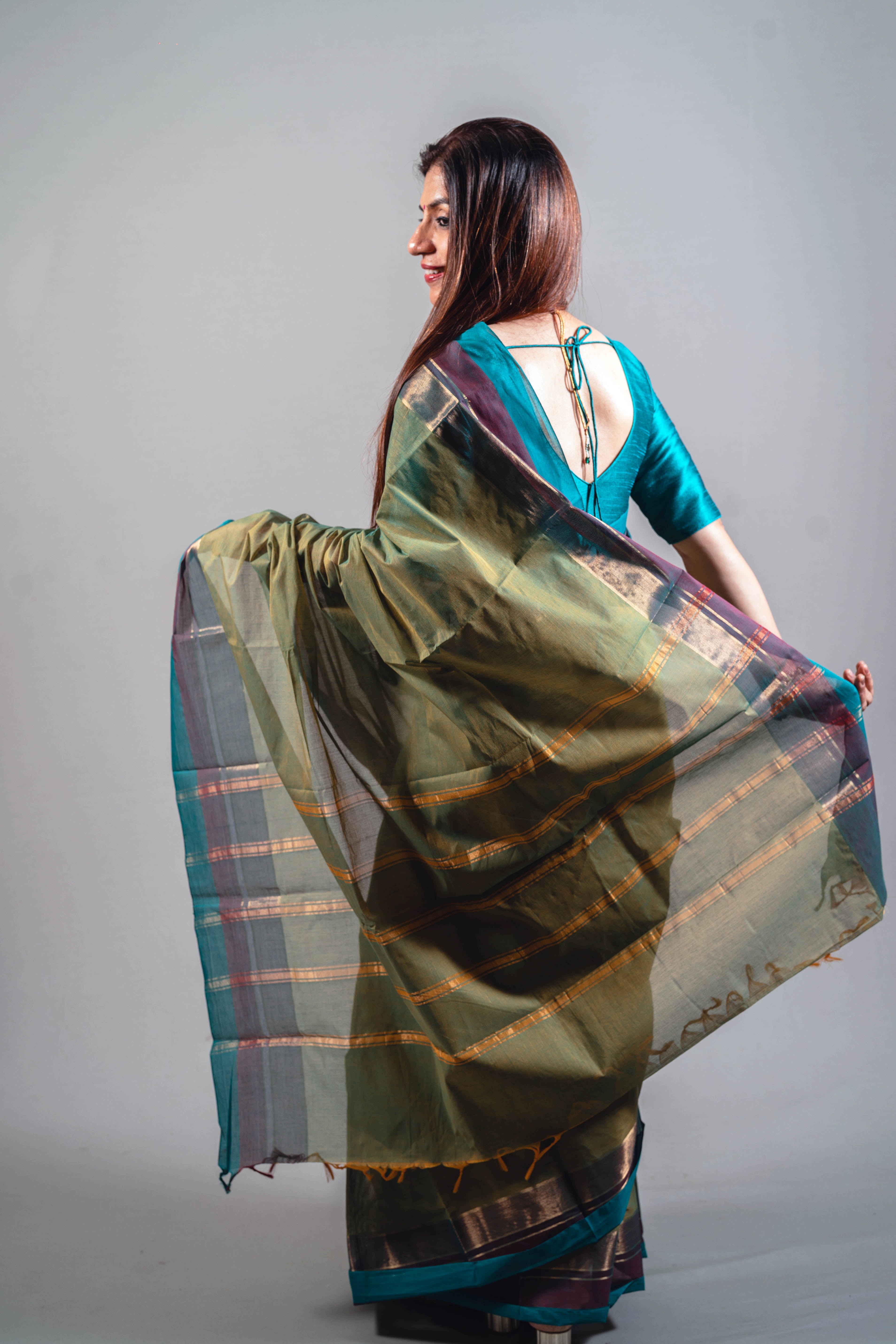 Arohi Kanchi Cotton Saree in Dual Tone with Green & Yellow Threads