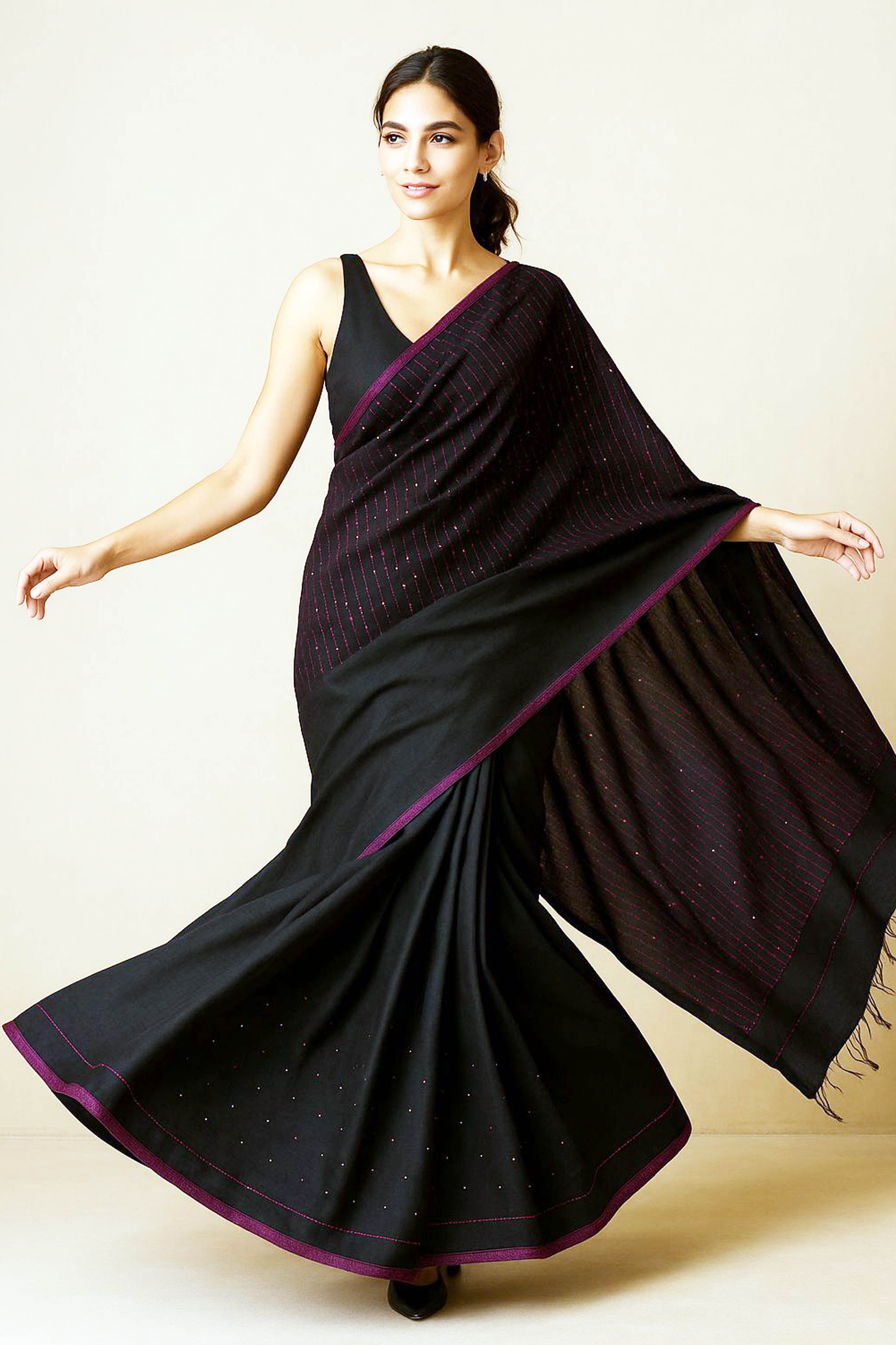 Taarini Jamdani Pure Linen Handloom Saree with Mukaish Work - Indian Handloomz