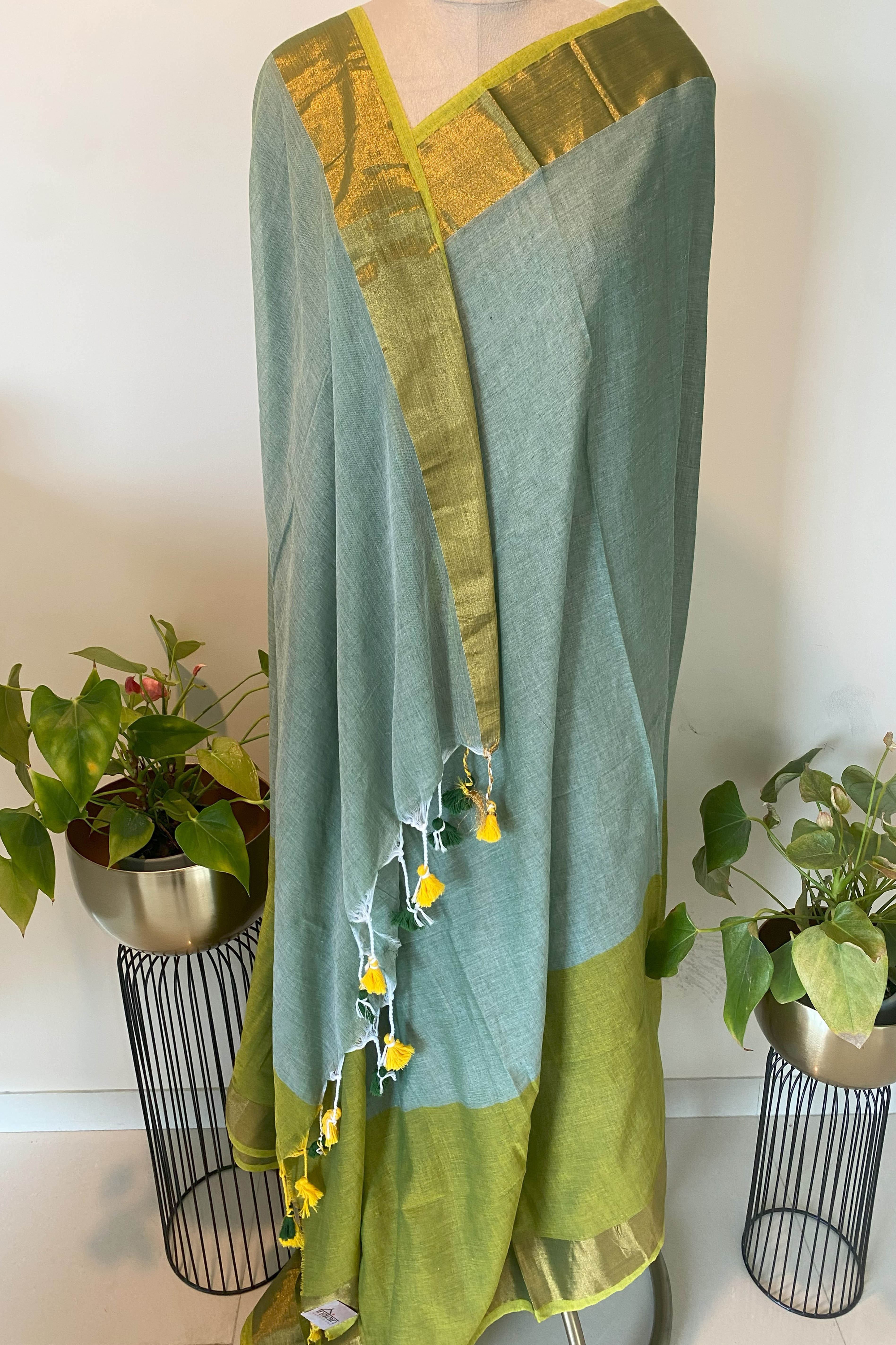 Mul Cotton Saree in Mint green with Lime Green Skirt Border - Indian Handloomz