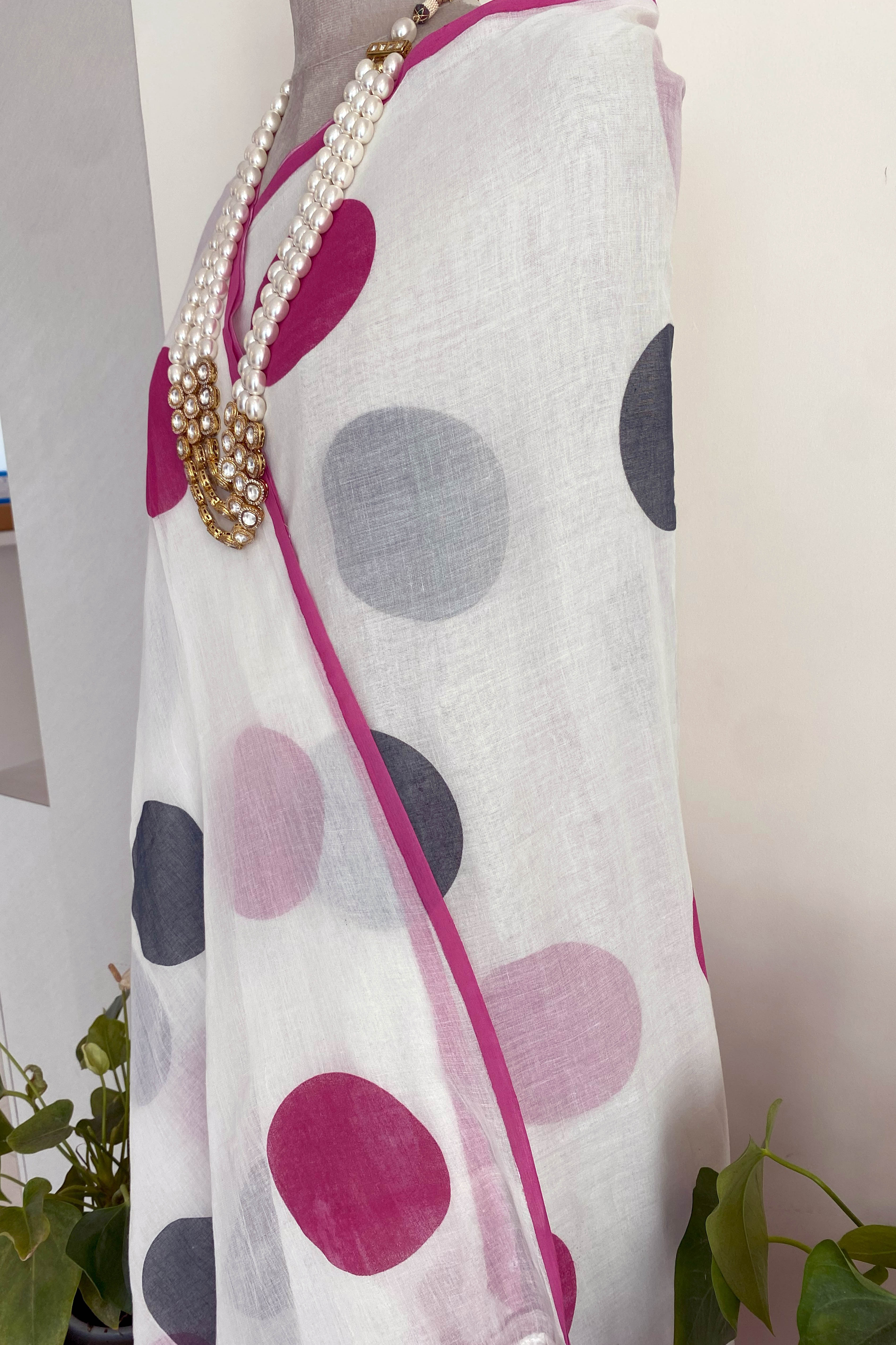 Raina Pure Mul Cotton Saree with Polka Dots - Indian Handloomz