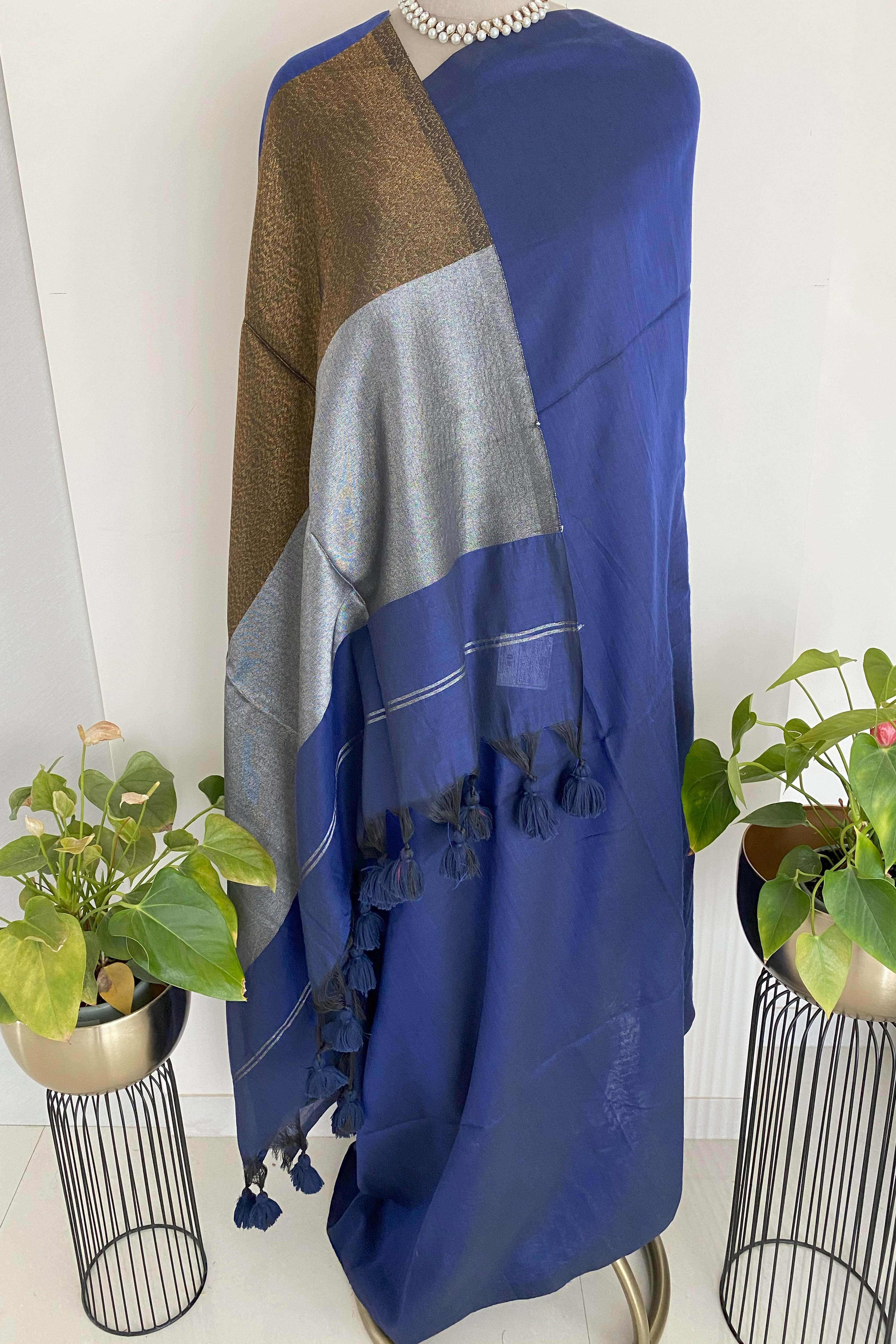 Royal Blue Jamdani Cotton Saree - Indian Handloomz