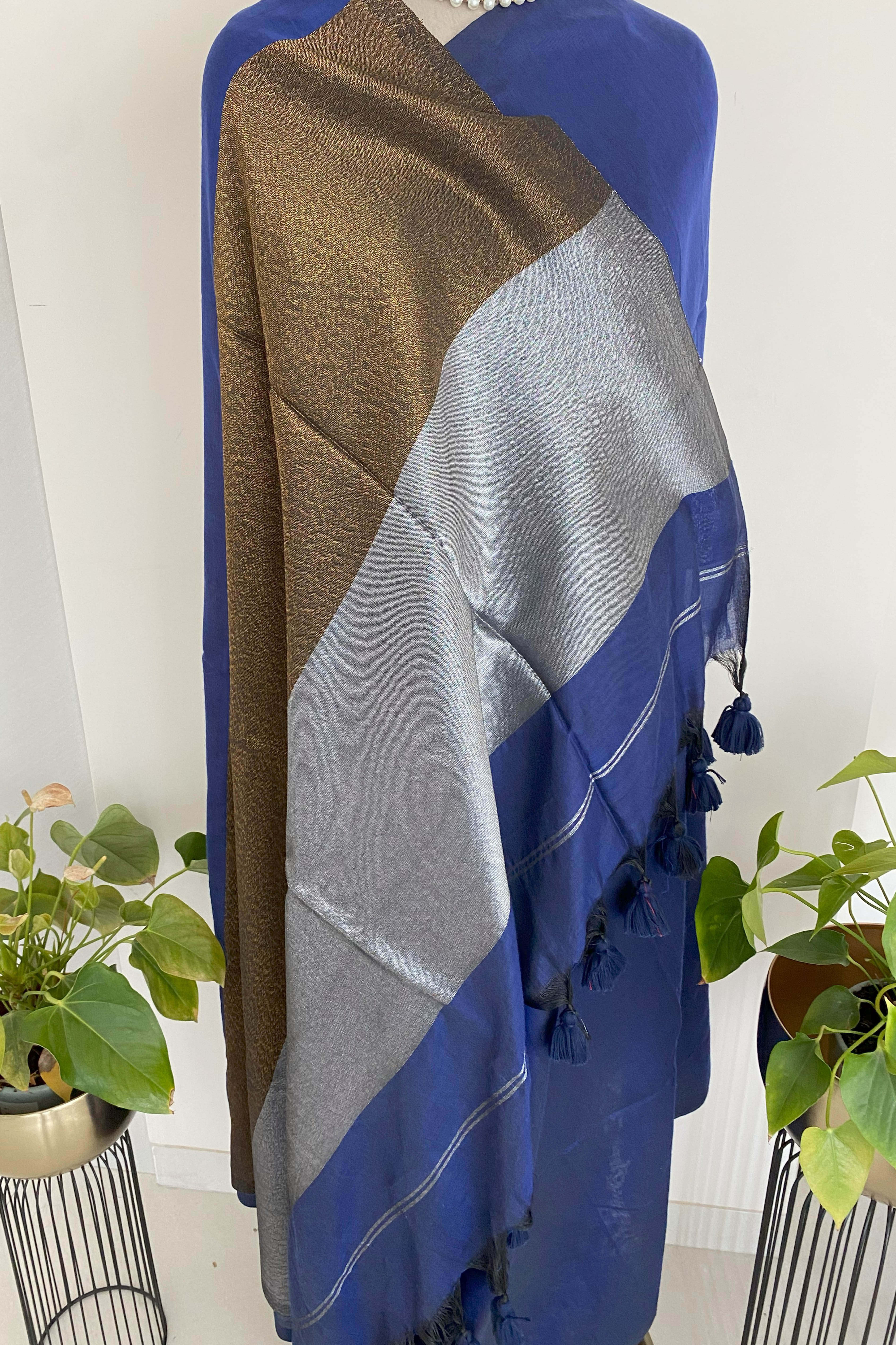 Royal Blue Jamdani Cotton Saree - Indian Handloomz